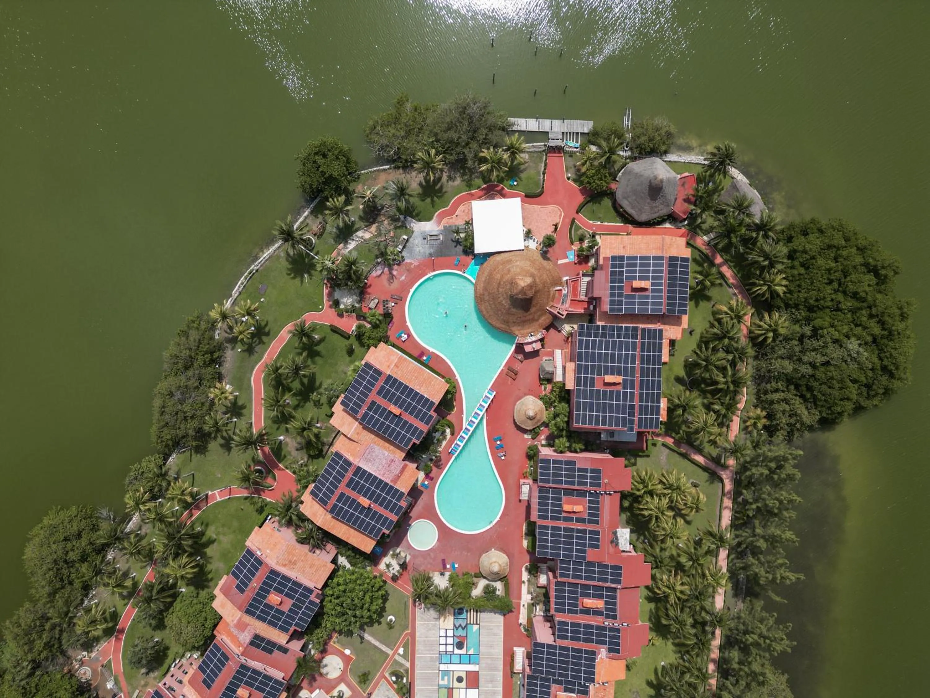 Property building in Nílu Cancun Zona Hotelera by Selina