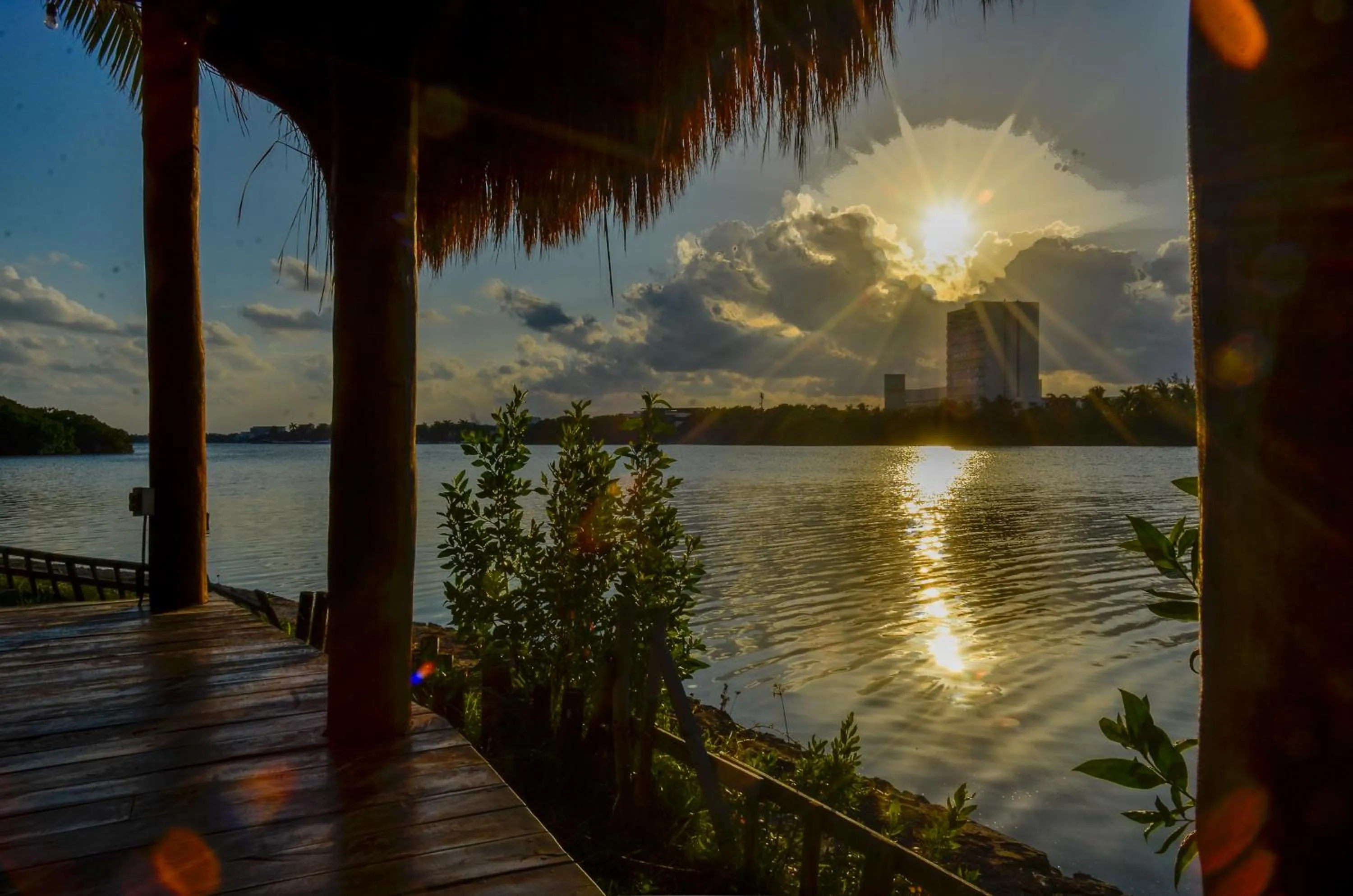 Lake view in Nílu Cancun Zona Hotelera by Selina