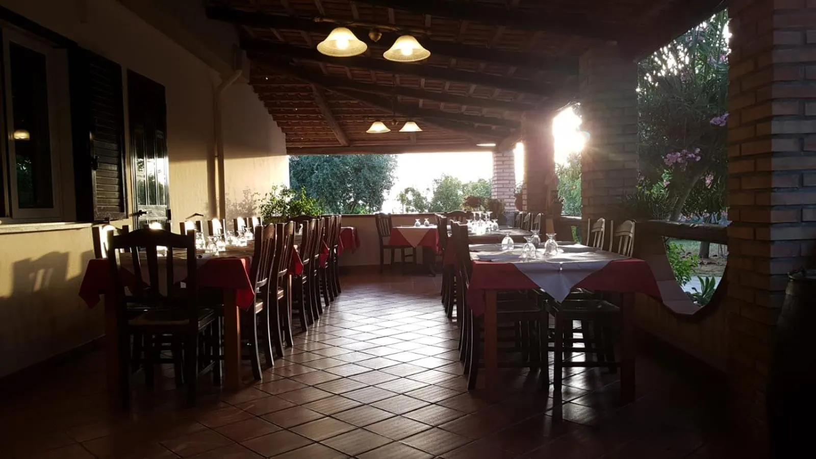 Restaurant/places to eat in Europa rooms and restaurant