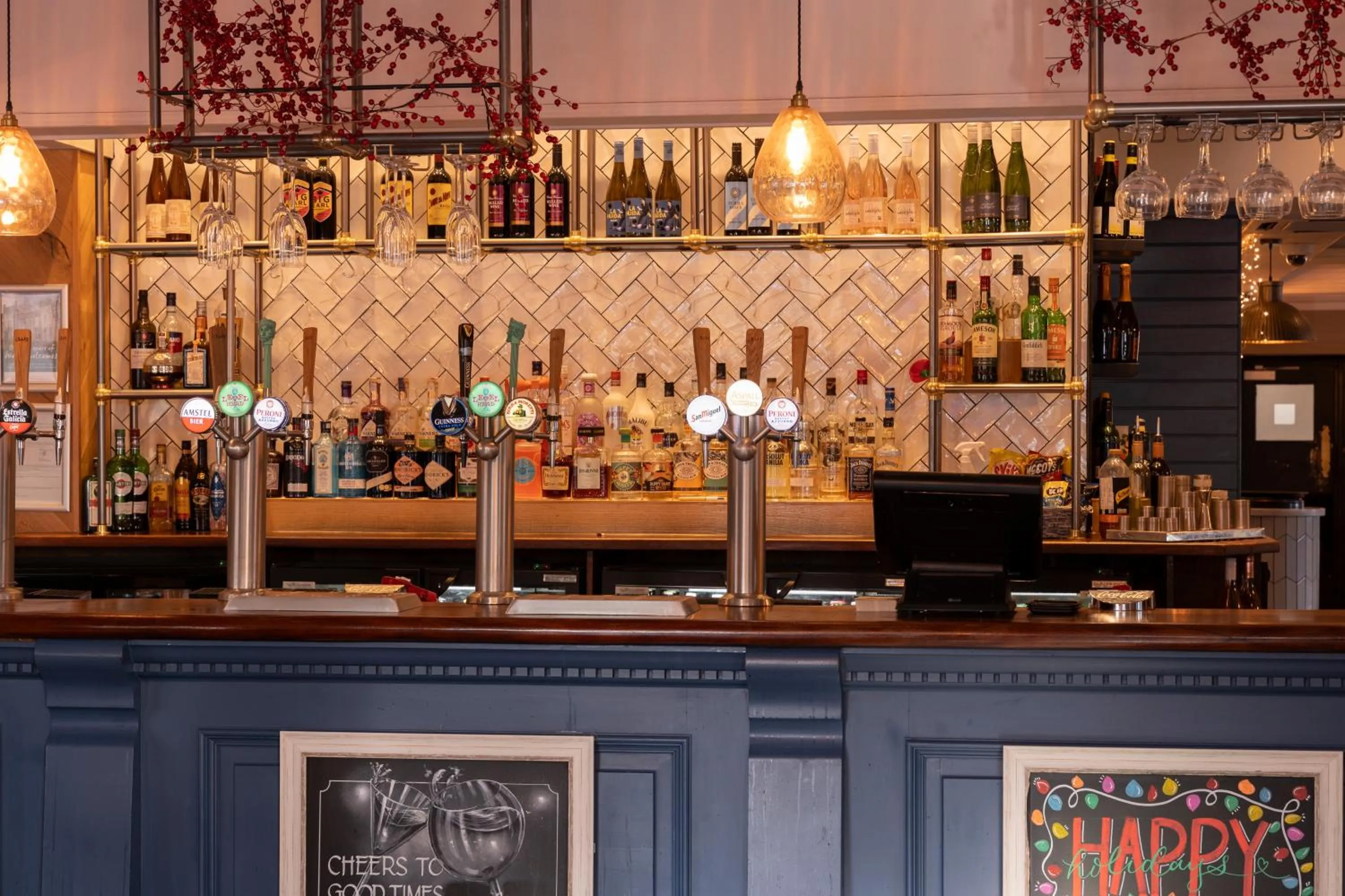 Lounge or bar in Hartwood Hall by Greene King Inns