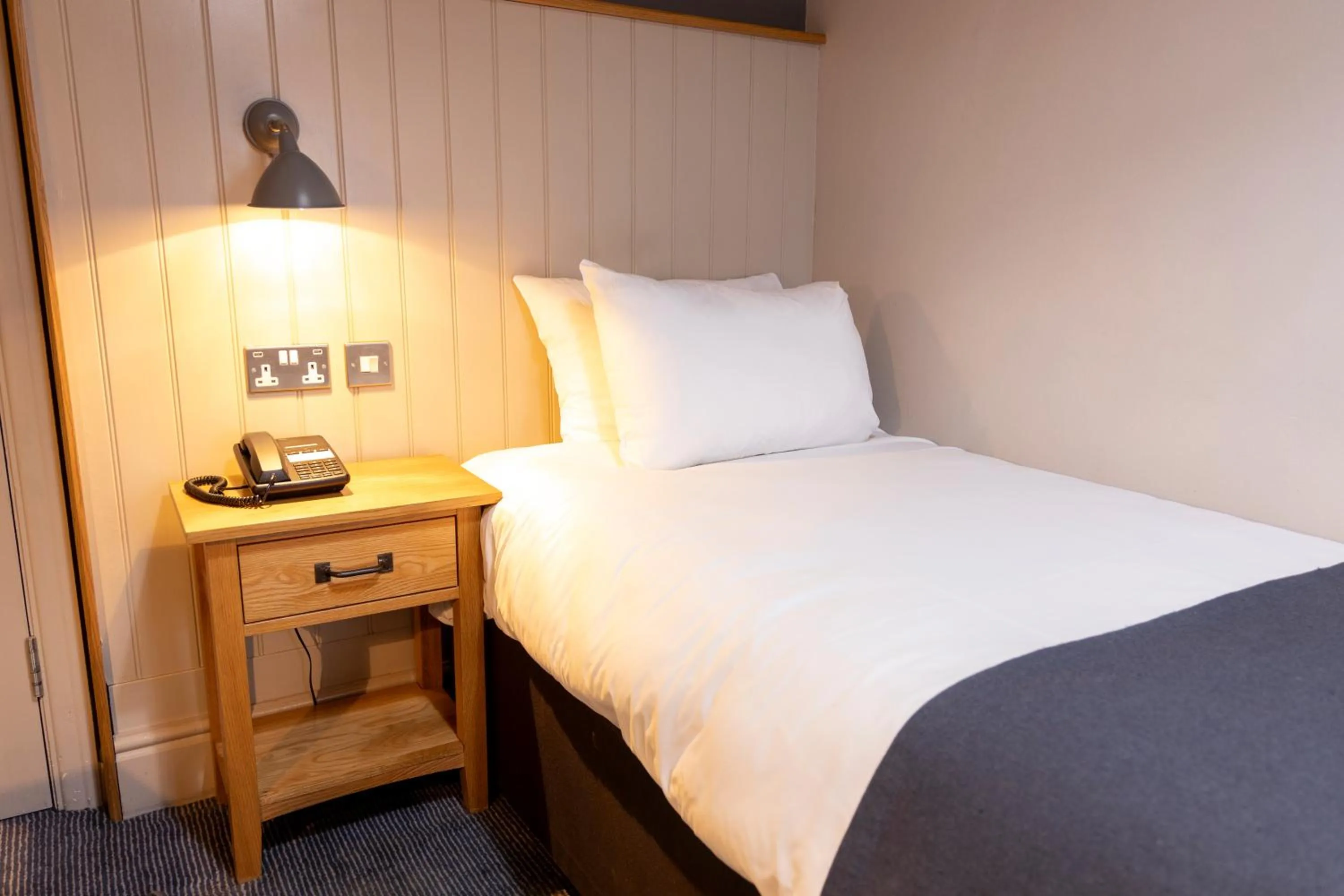 Bedroom, Bed in Hartwood Hall by Greene King Inns