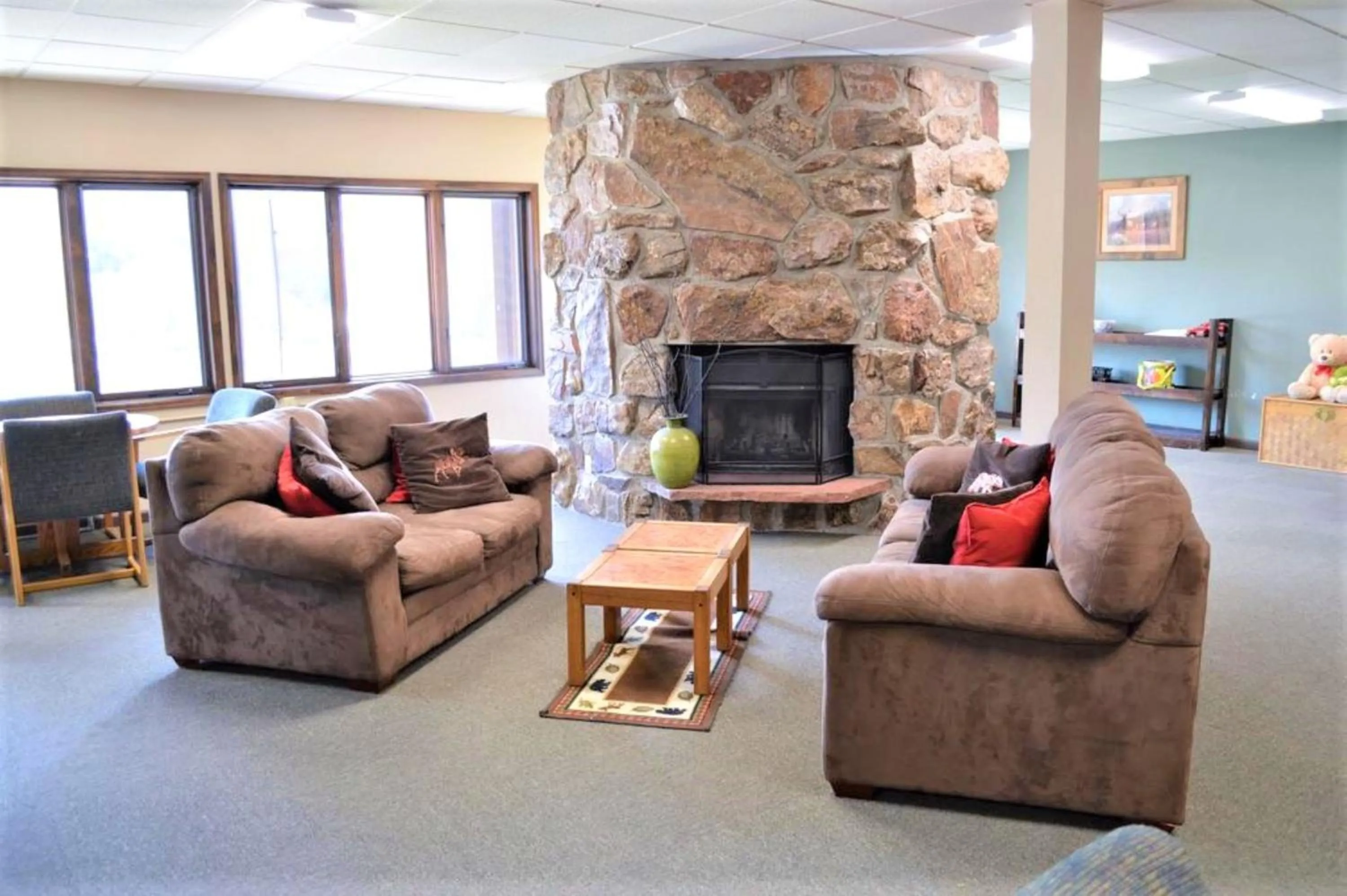 Communal lounge/ TV room in The Inn at Silvercreek