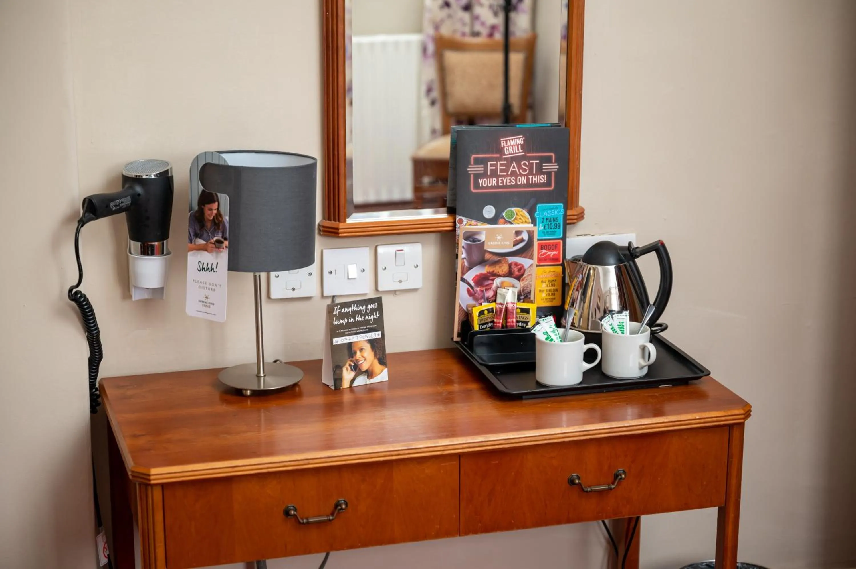 Coffee/tea facilities in Bridge Inn by Greene King Inns