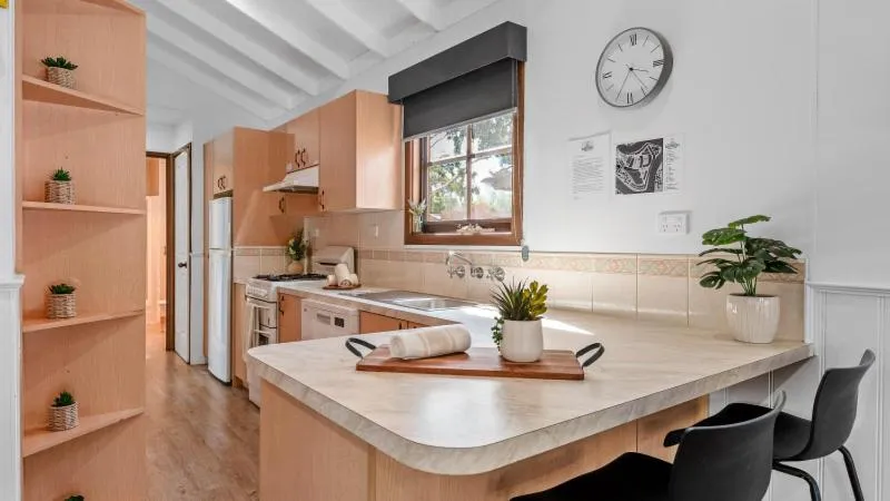 kitchen in Tasman Holiday Parks - Merool on the Murray