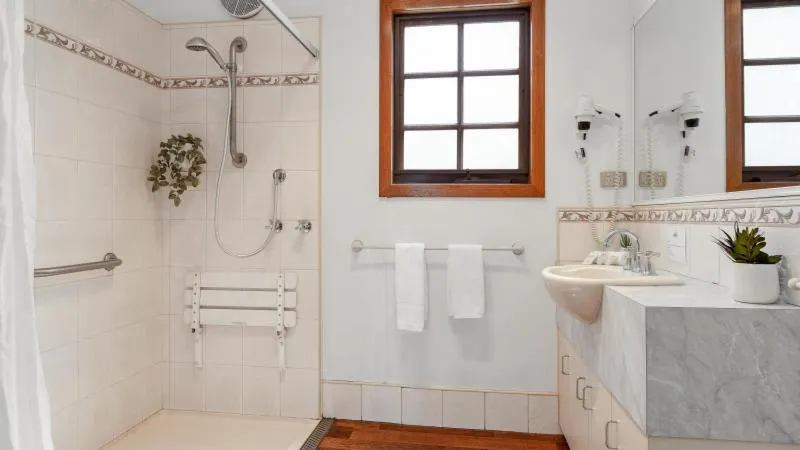 Bathroom in Tasman Holiday Parks - Merool on the Murray