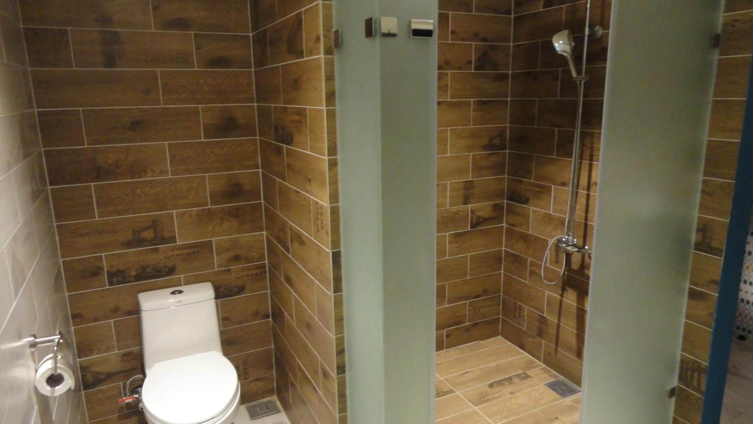 Bathroom in Travel Port Motel