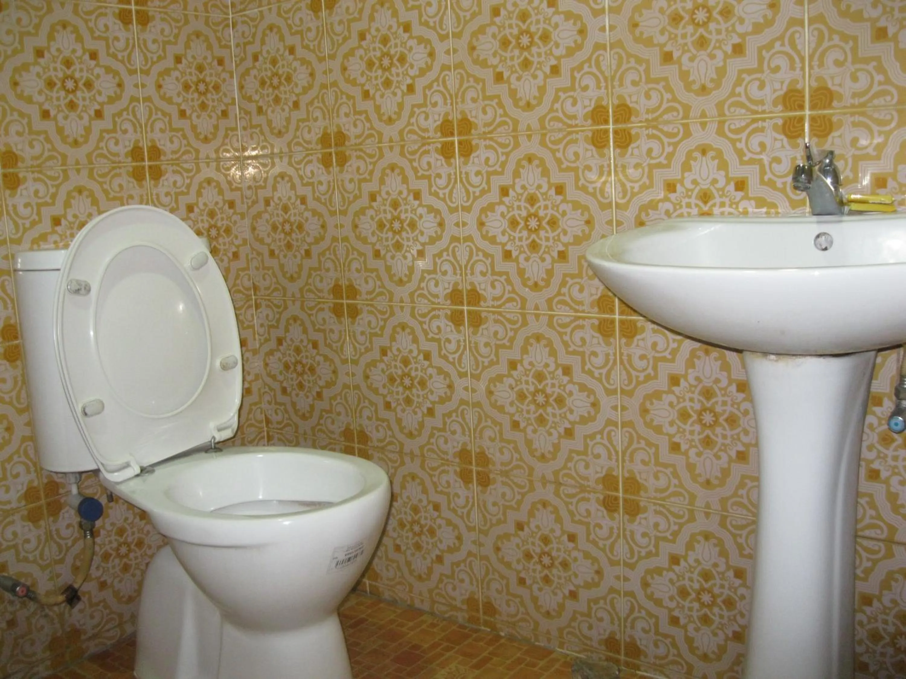 Bathroom in 1 Baron Motel