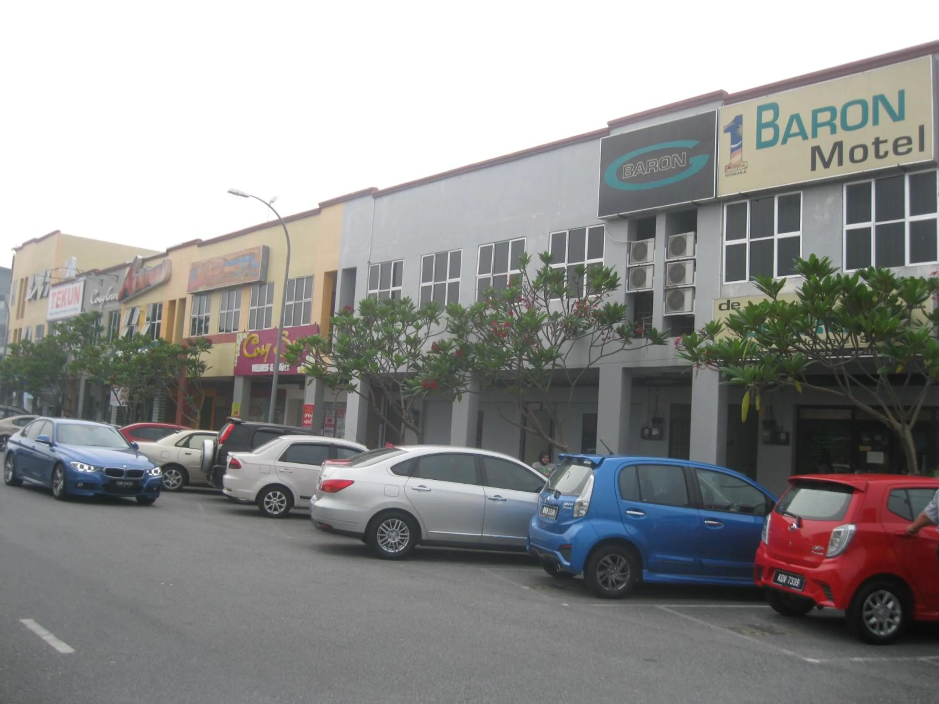 Area and facilities in 1 Baron Motel