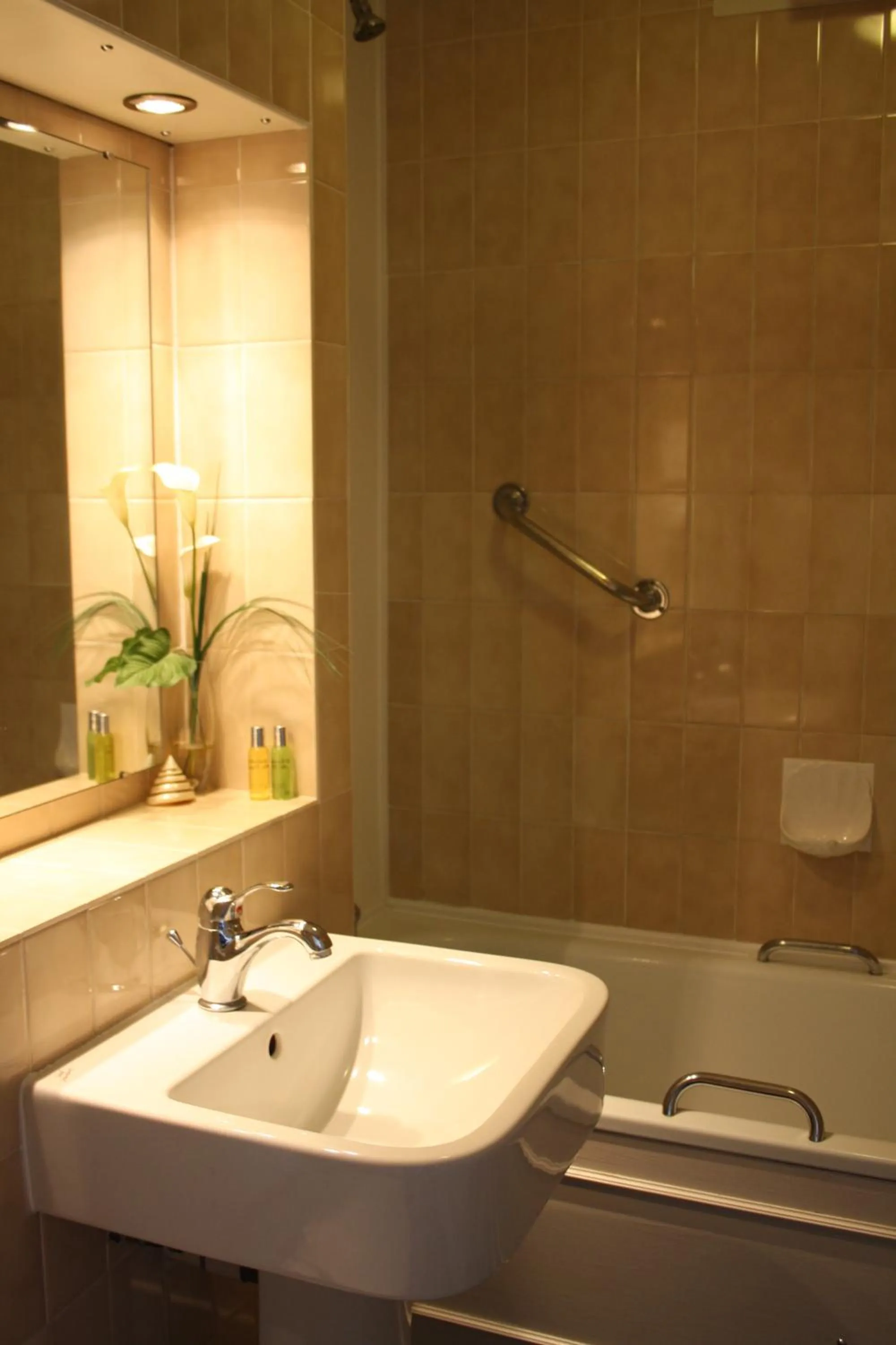 Bathroom in 17 Wilmington Square