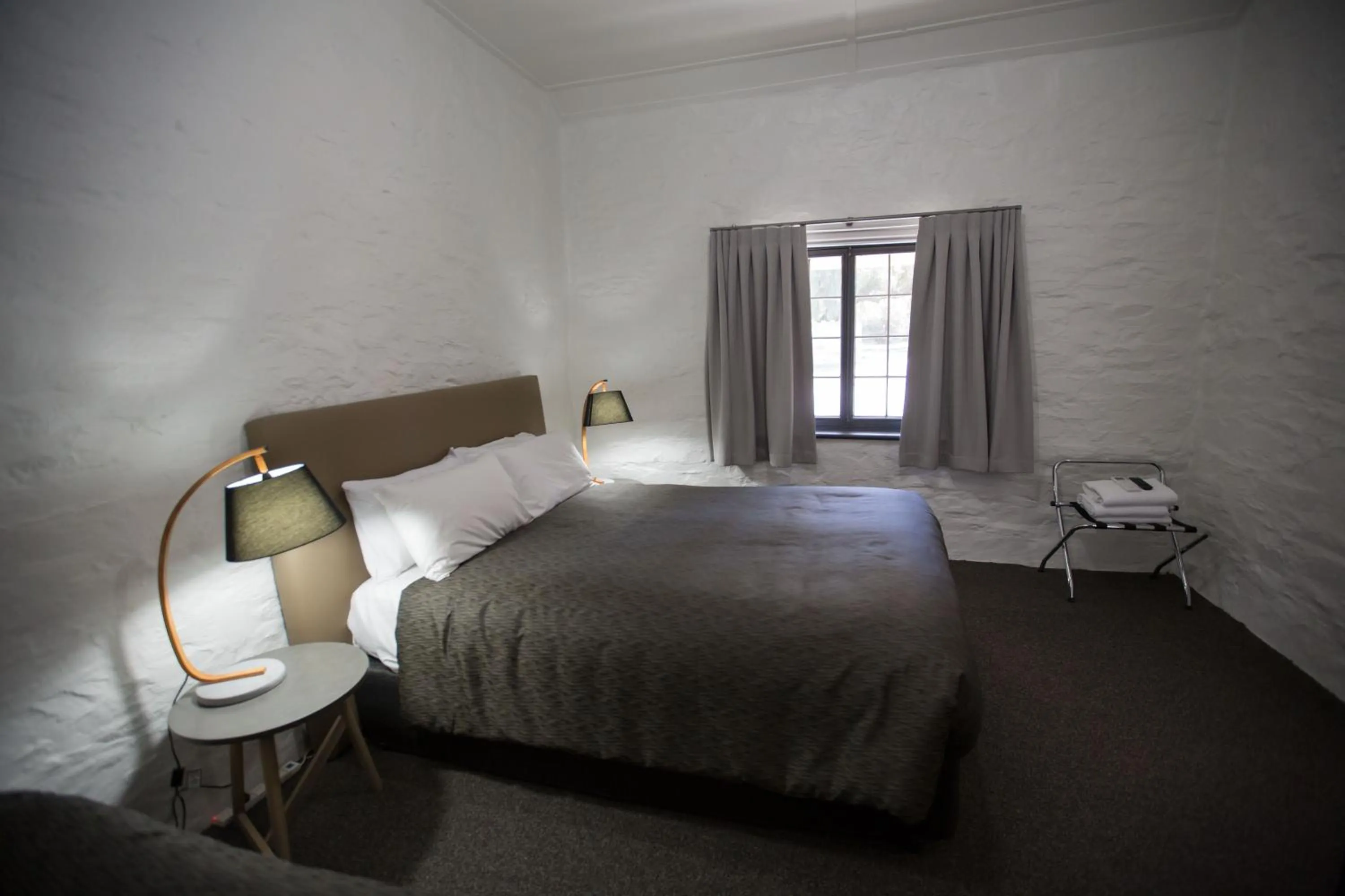 Bed in Paxton Square Cottages