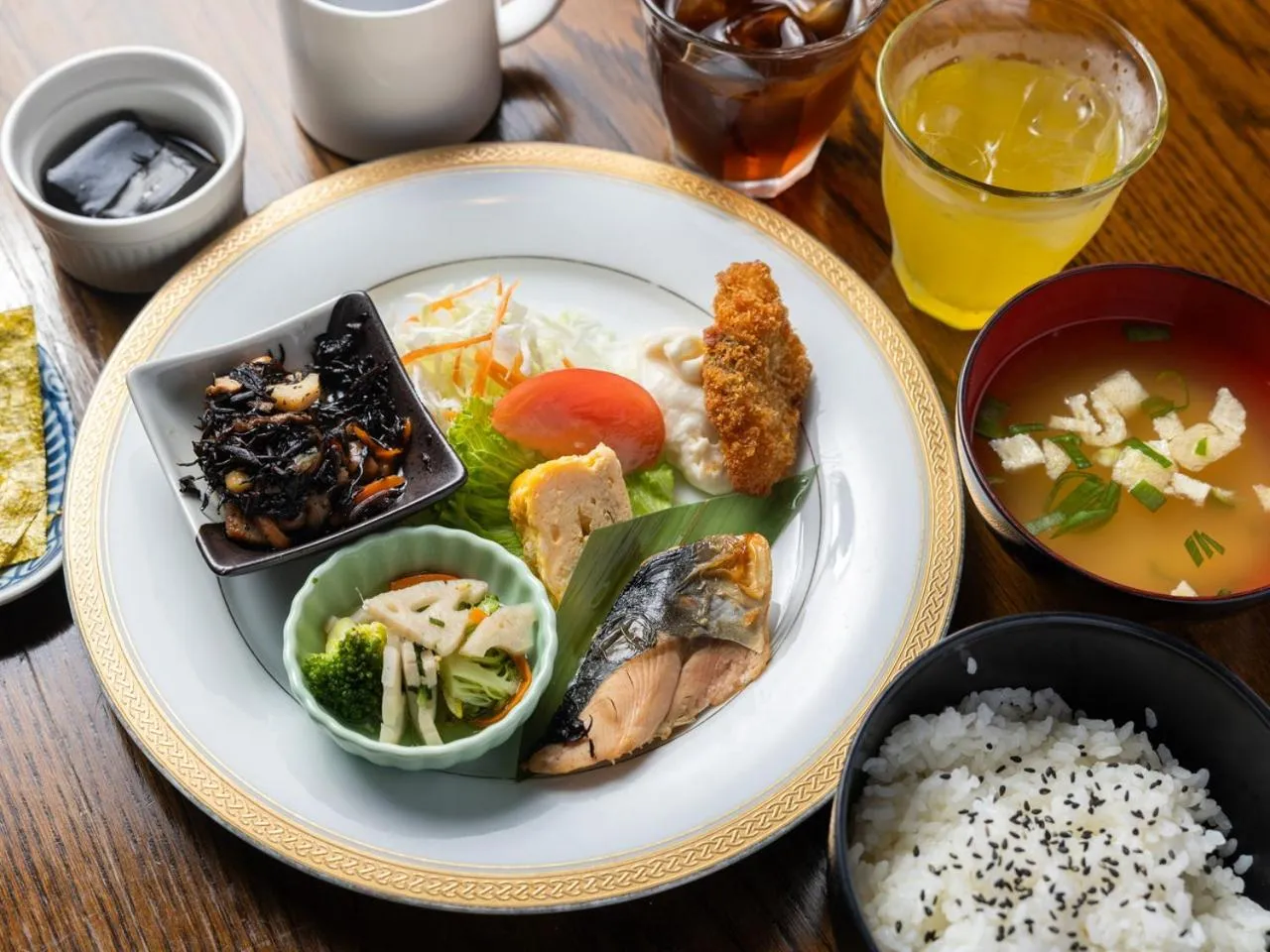 Food and drinks in APA Hotel Nagasaki Ekimae