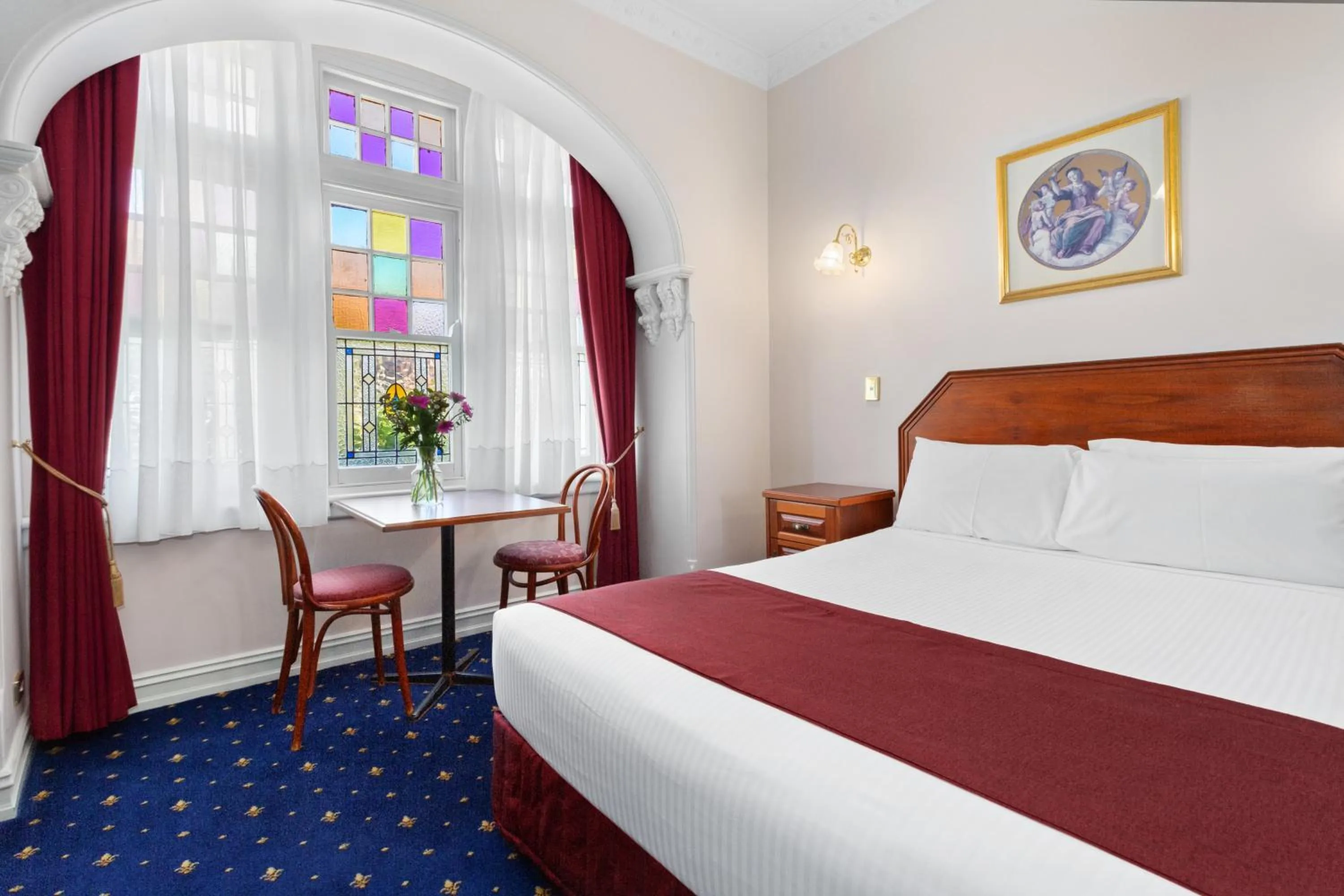 Bed in Palais Royale