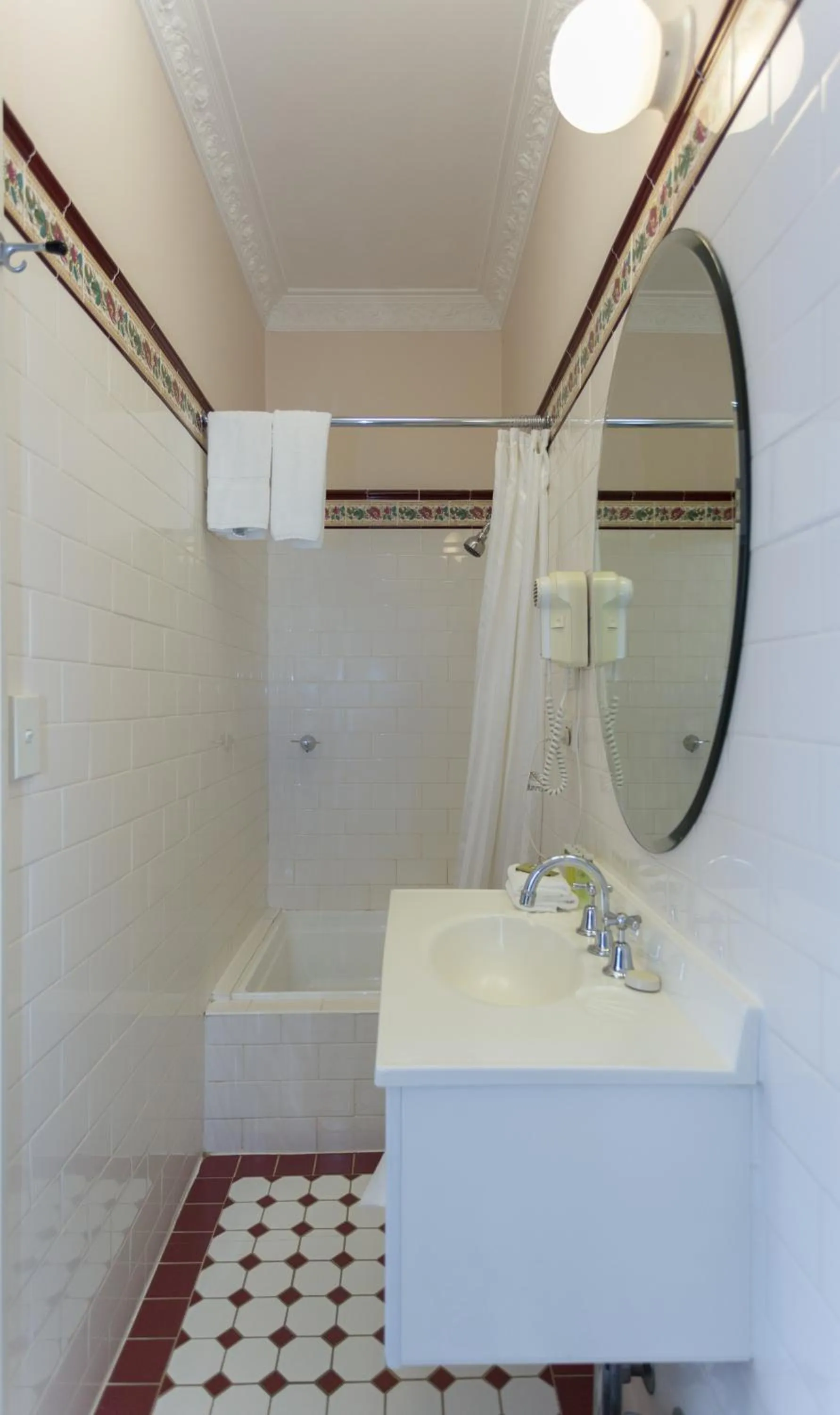 Bathroom in Palais Royale