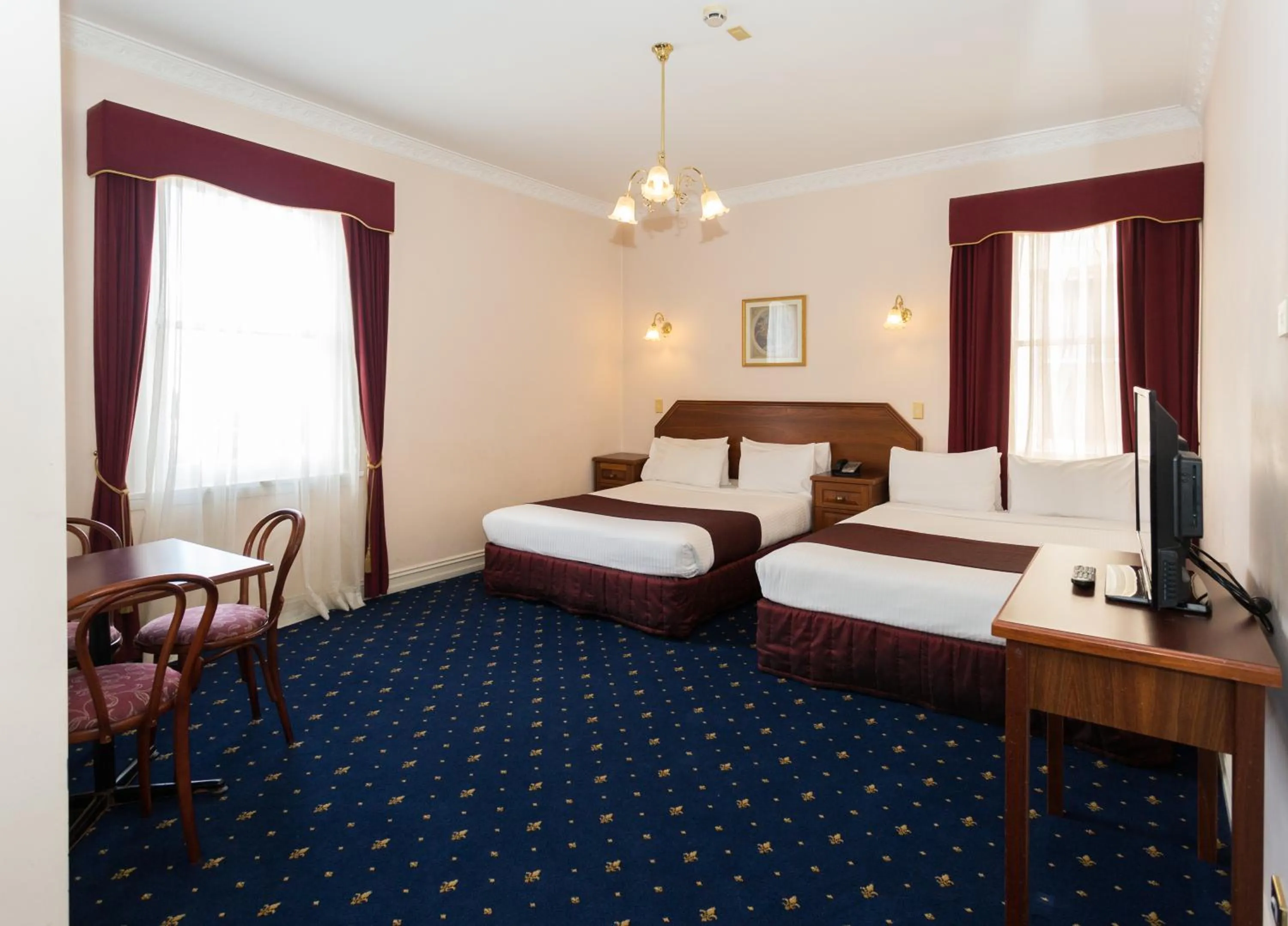 Bed in Palais Royale