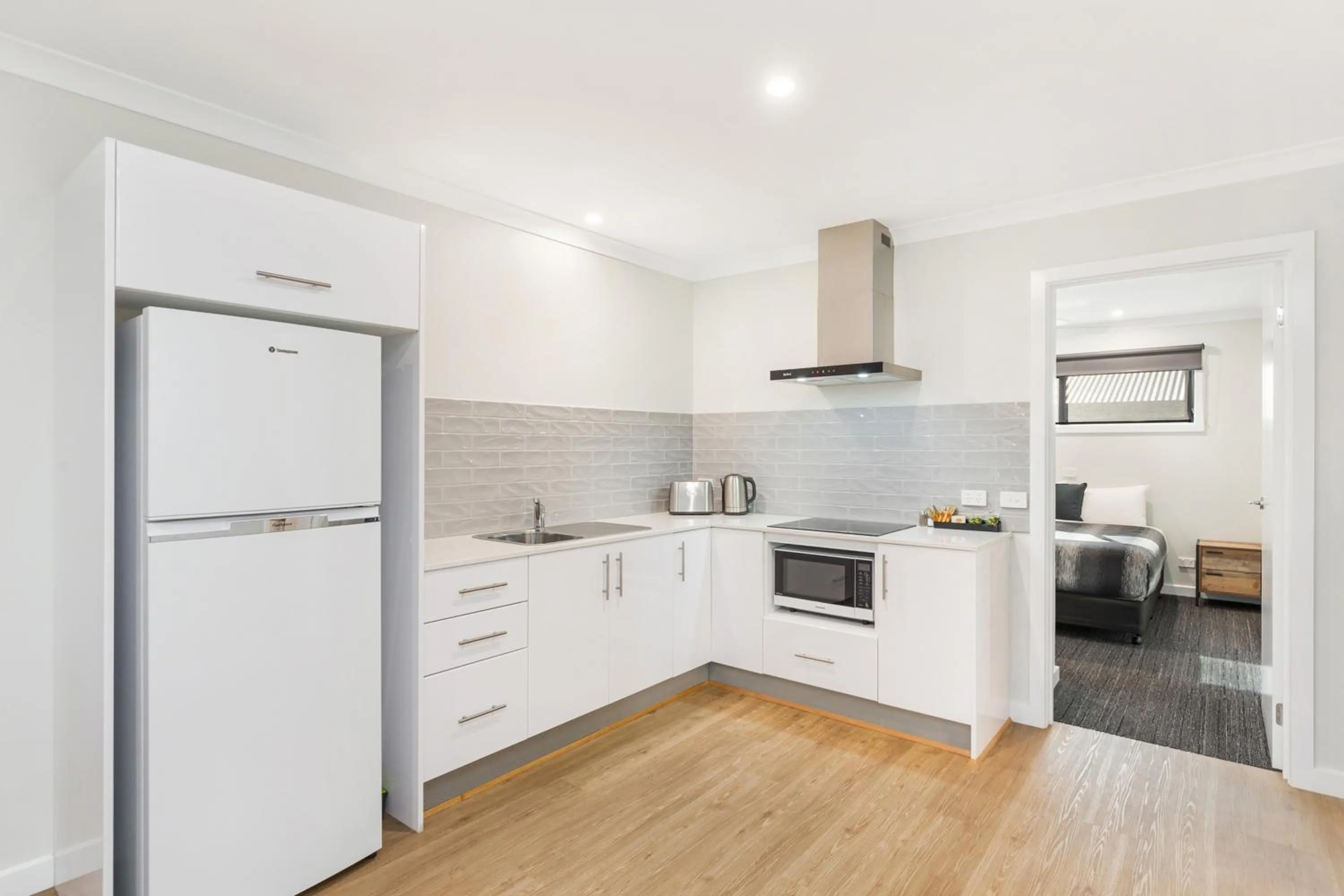 Kitchen or kitchenette in Allara Motor Lodge