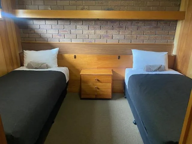 Bed in Allara Motor Lodge
