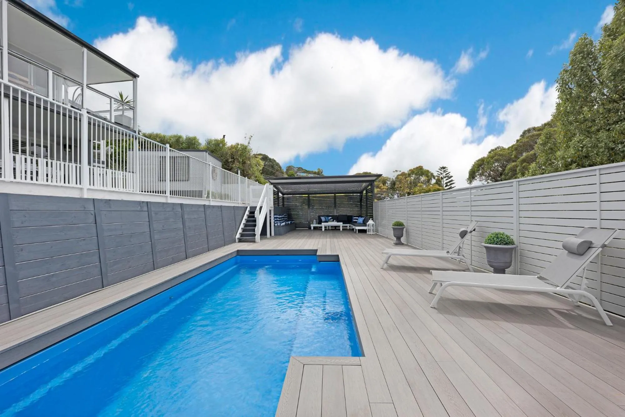 Swimming pool in Peninsula Retreat