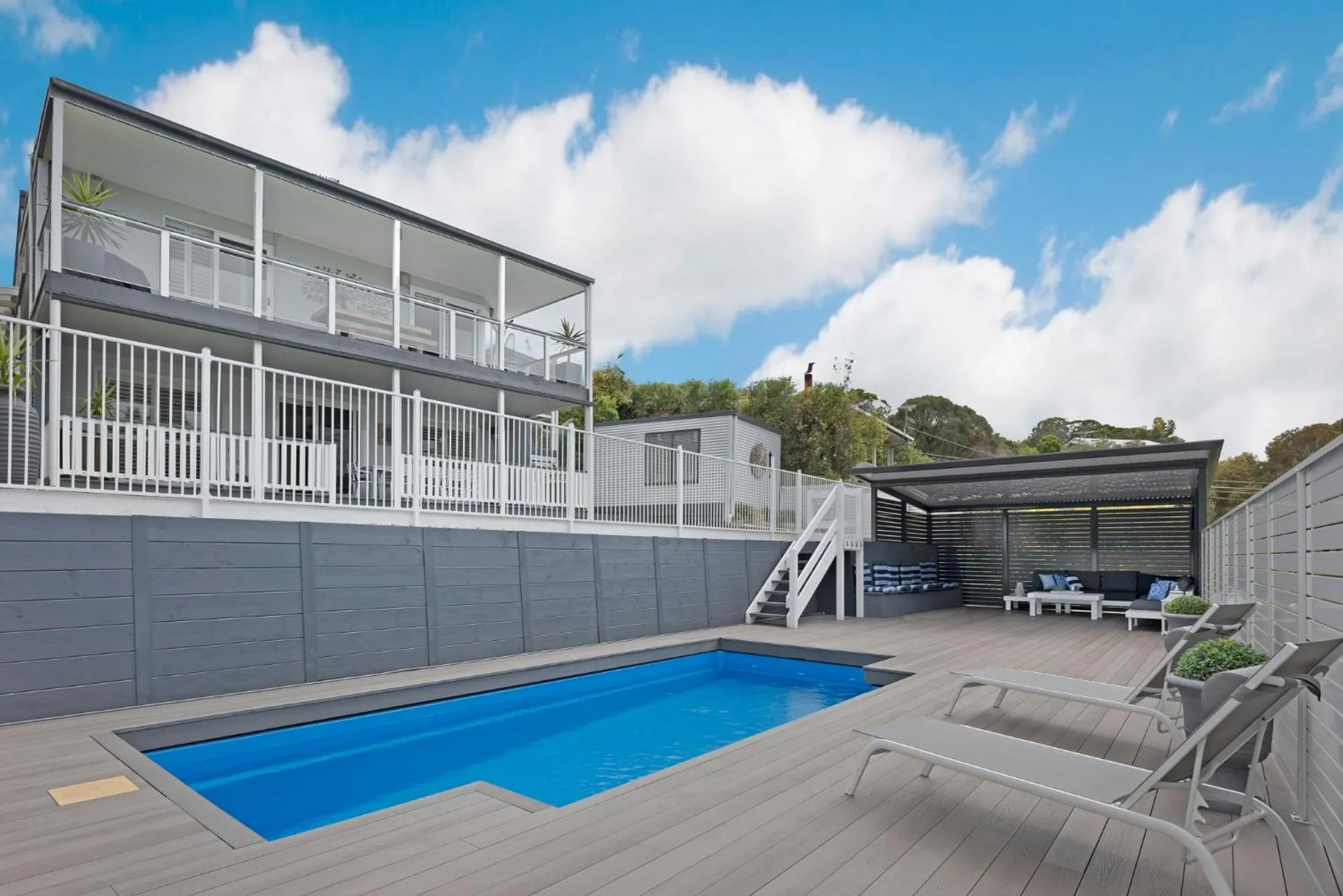 Swimming pool in Peninsula Retreat