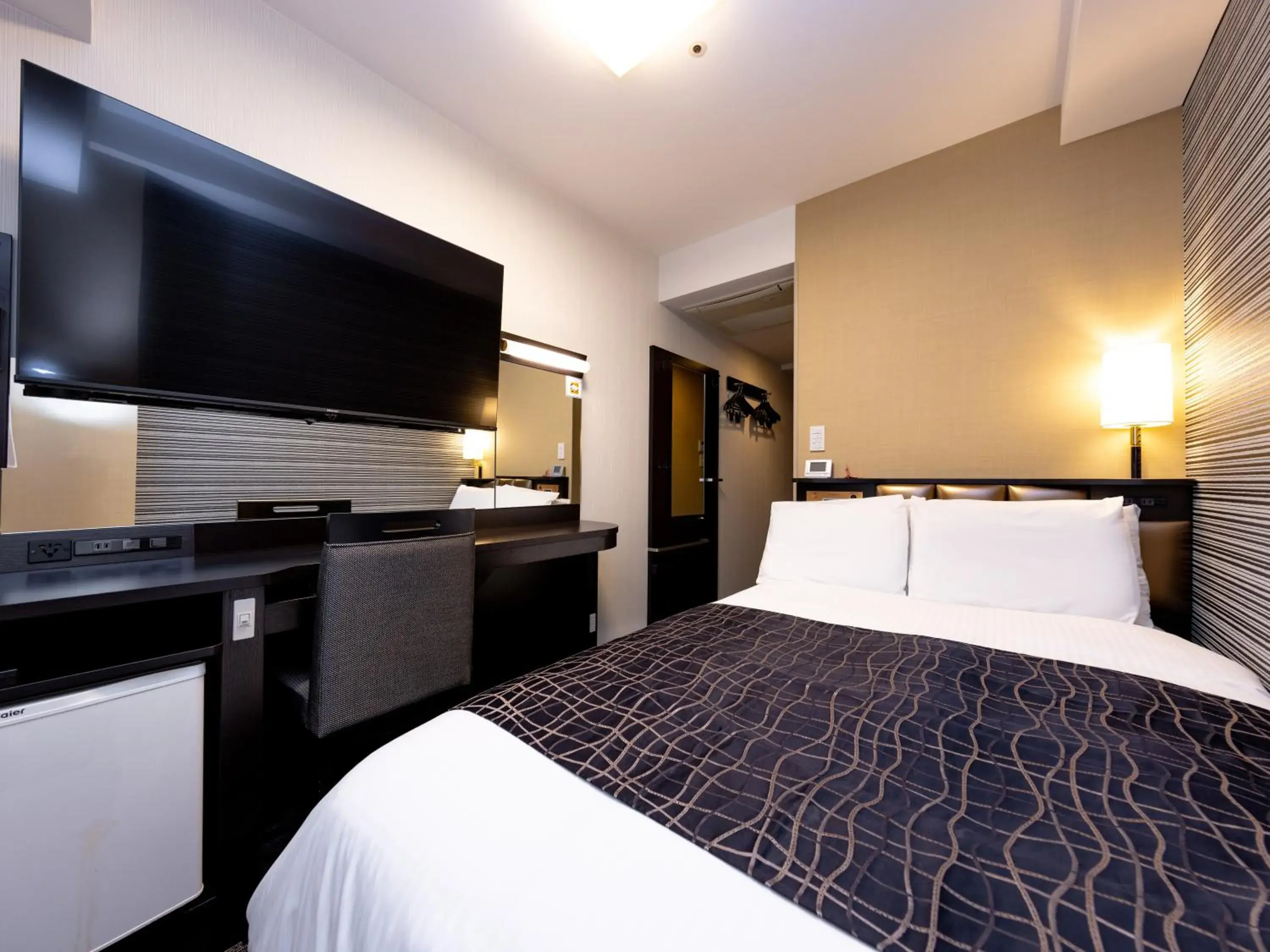 Photo of the whole room, Bed in APA Hotel Sendai Eki Itsutsubashi Photo of the whole room, Bed in APA Hotel Sendai Eki Itsutsubashi