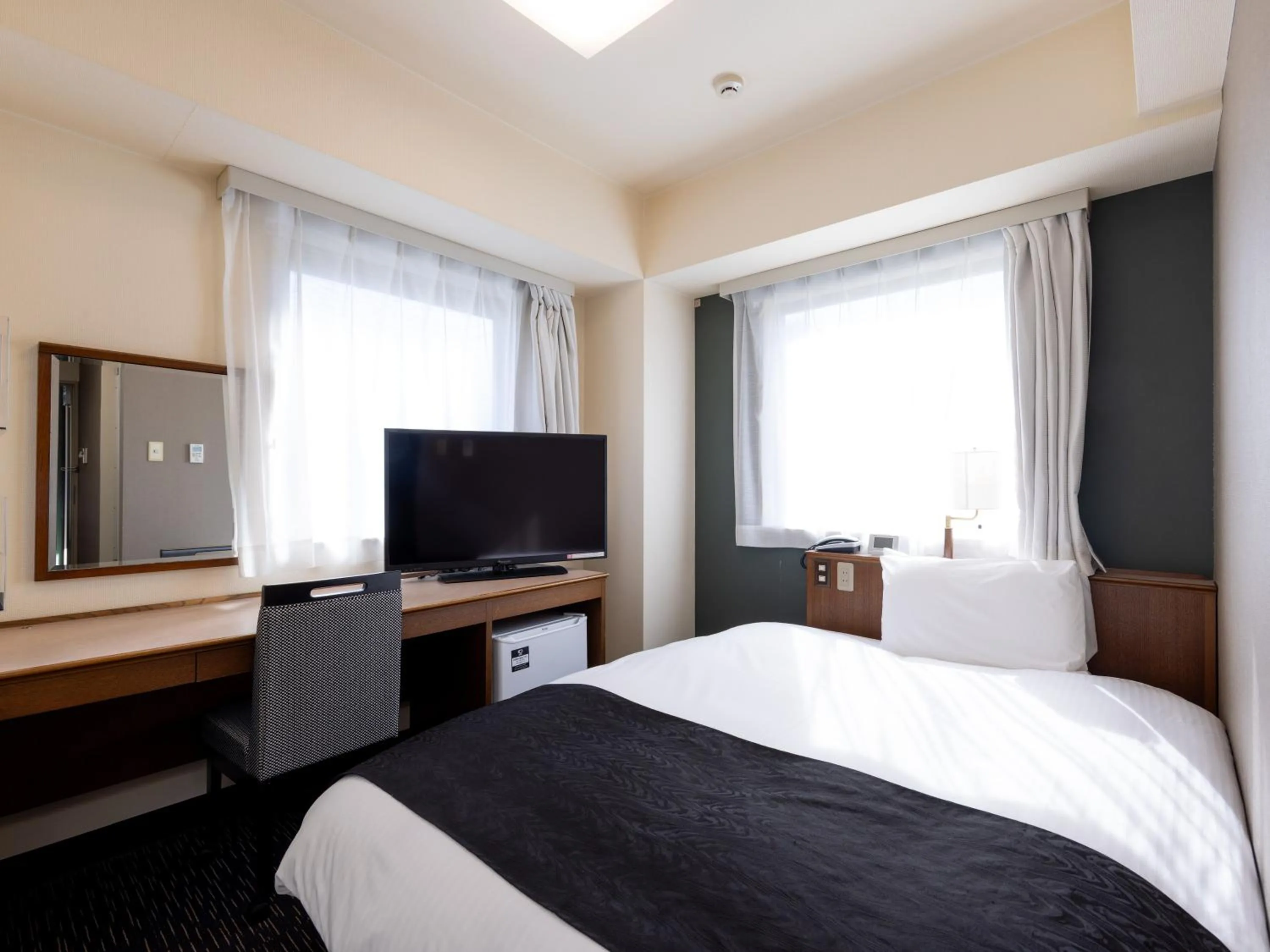 Photo of the whole room, Bed in APA Hotel Sendai Kotodai Koen
