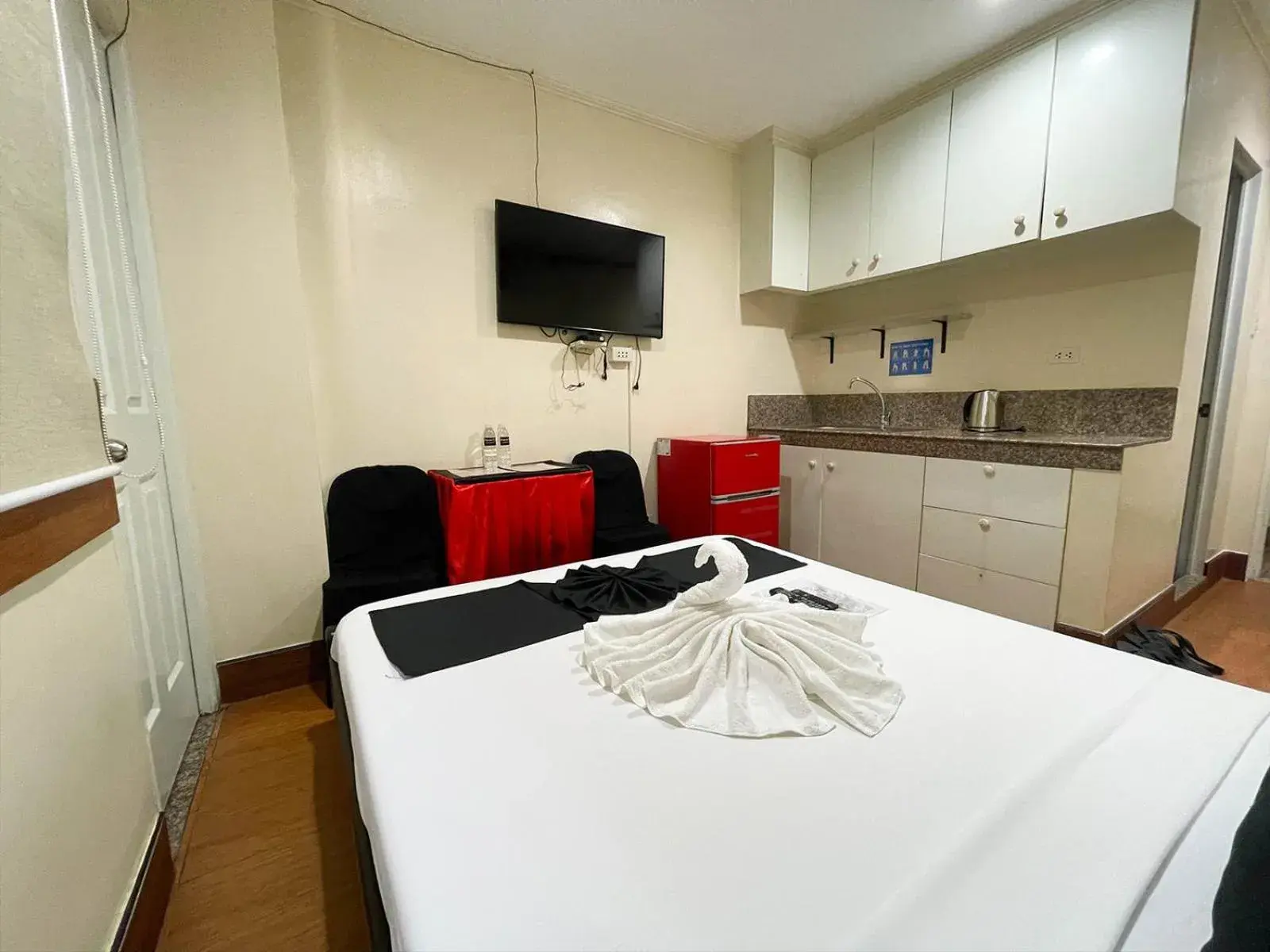 Bed in Chanel Paris Hotel powered by Cocotel Bed in Chanel Paris Hotel powered by Cocotel