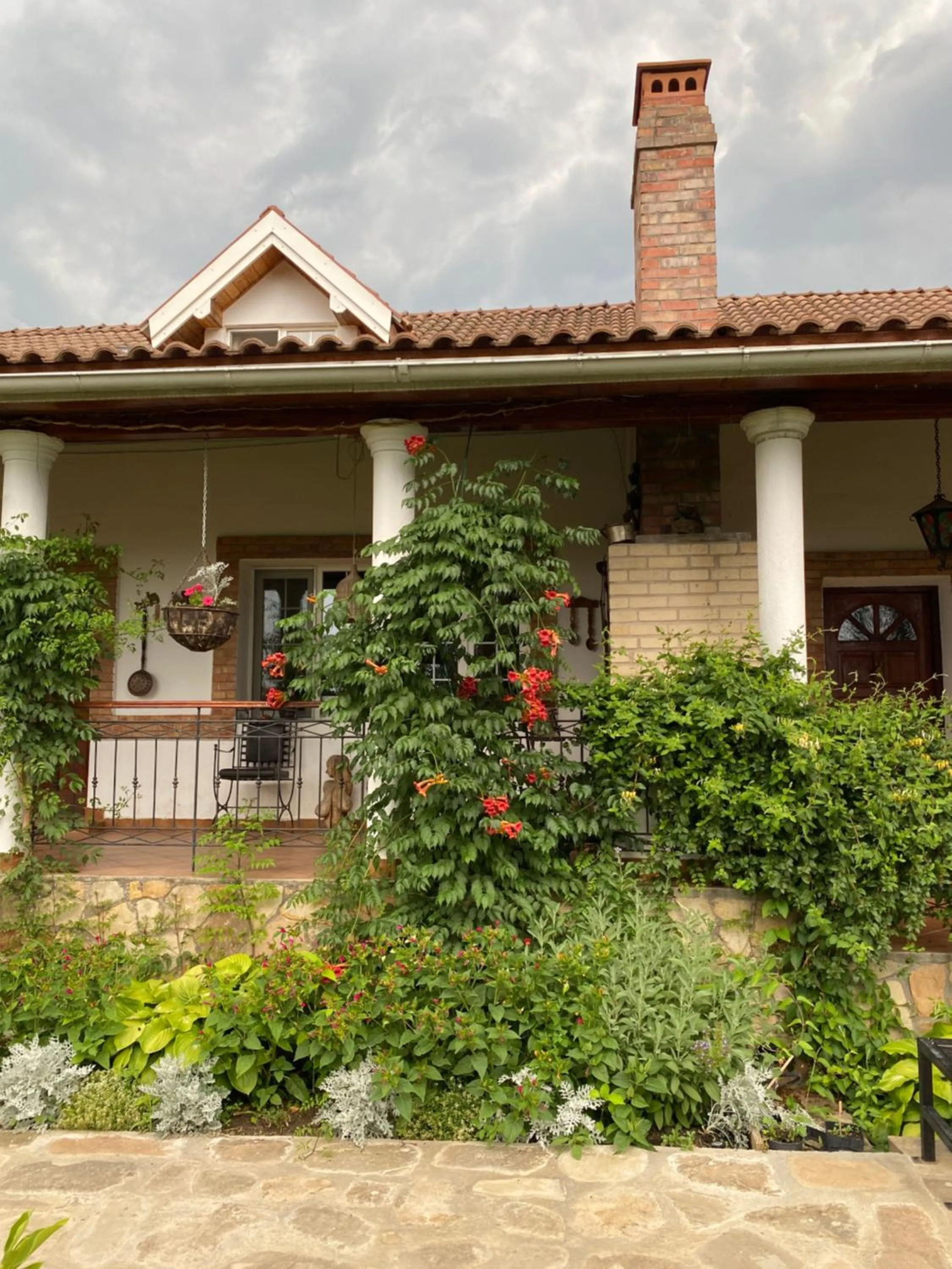 Property building in Country Club La Mesteceni