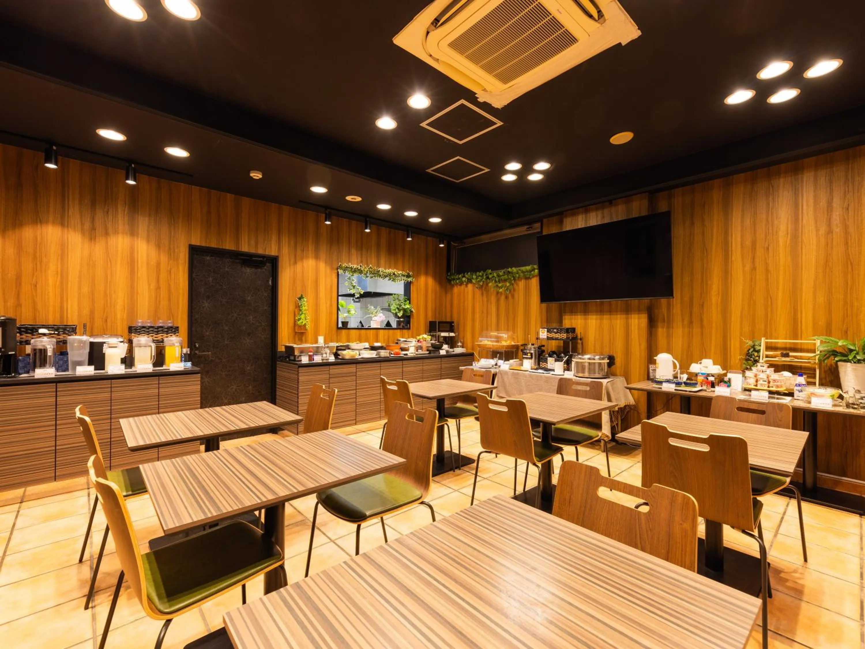 Restaurant/places to eat in APA Hotel Hakata Ekimae 4 chome