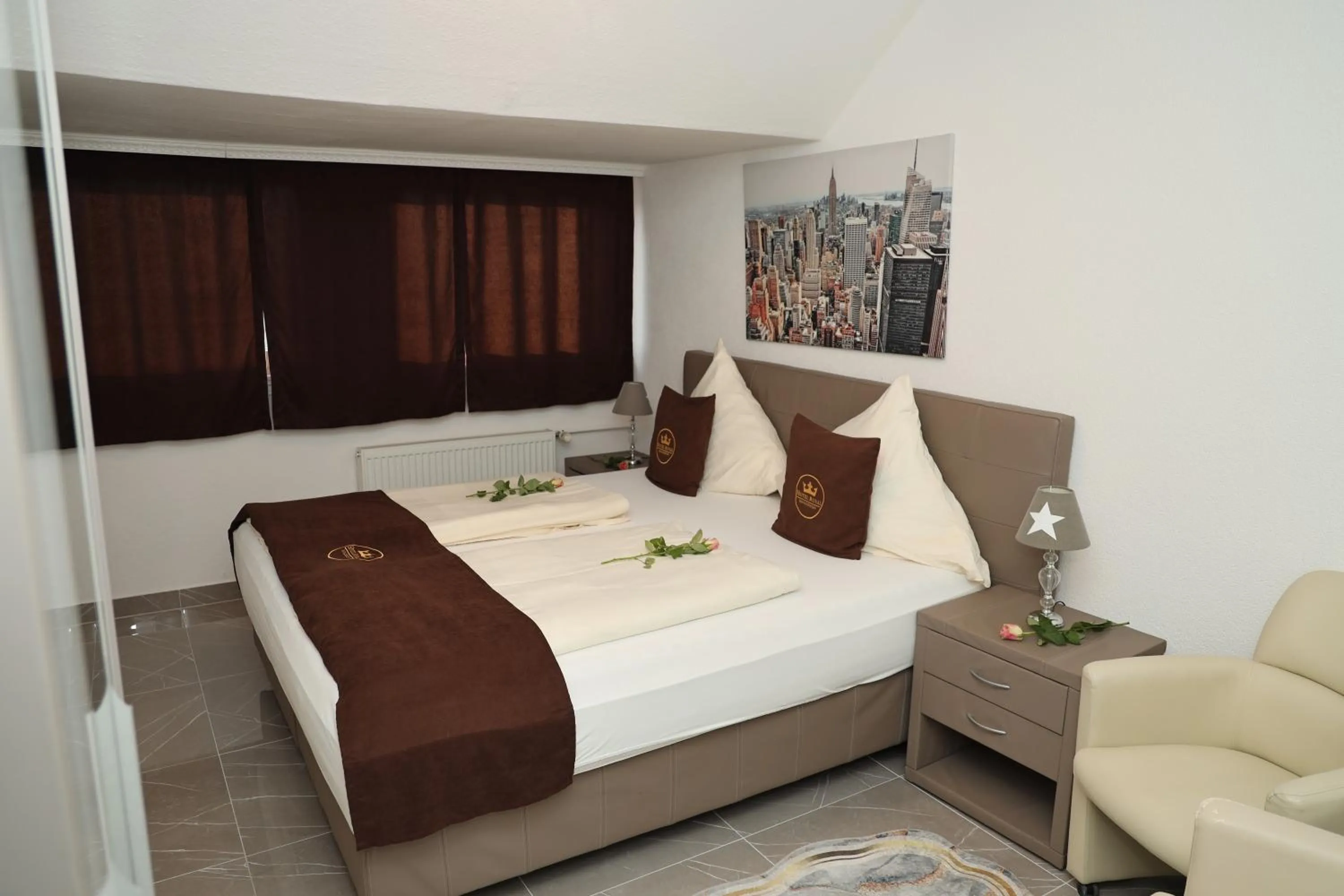 Double Room with Shower in Hotel Royal