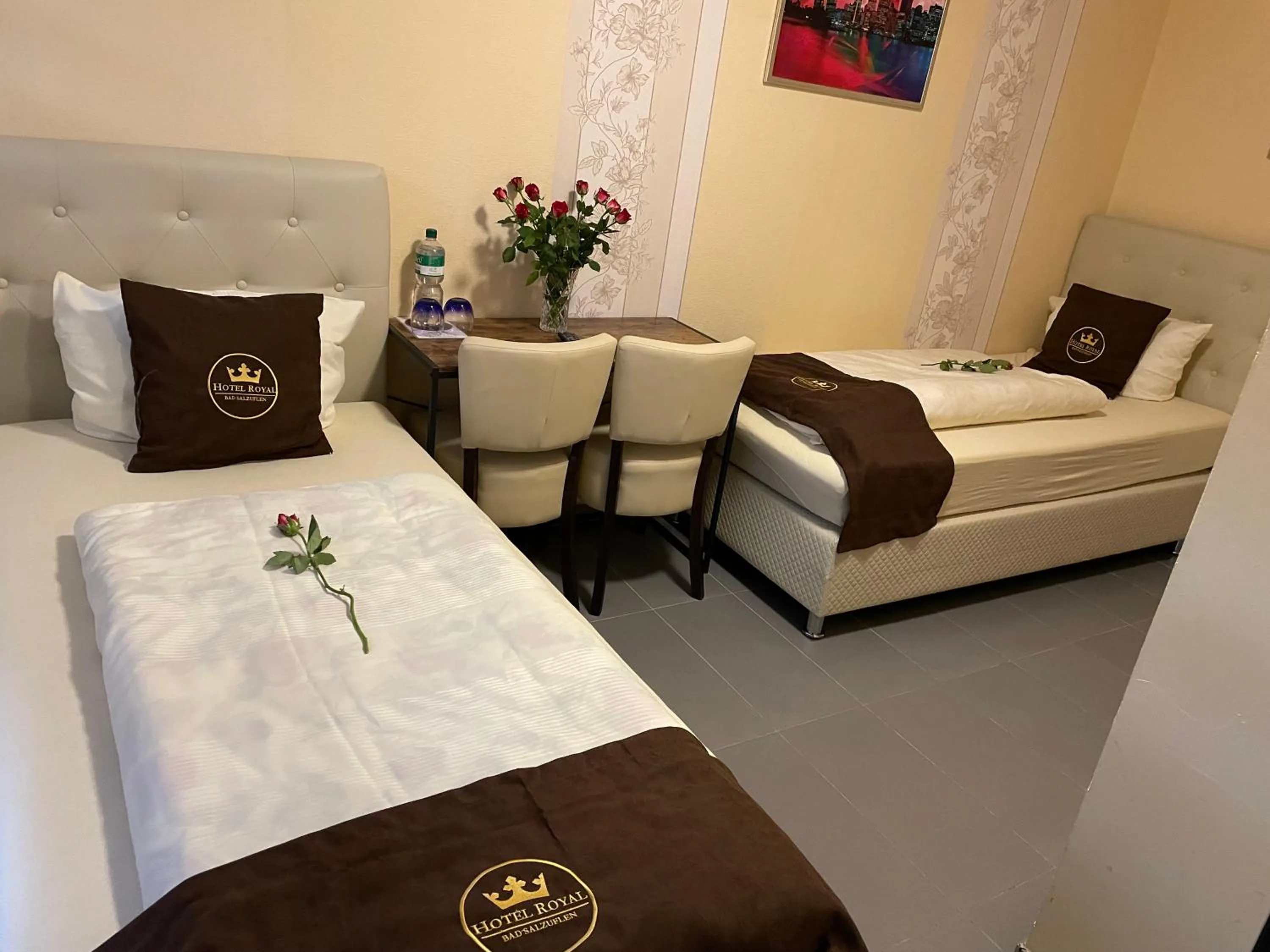 Twin Room with Bathroom in Hotel Royal