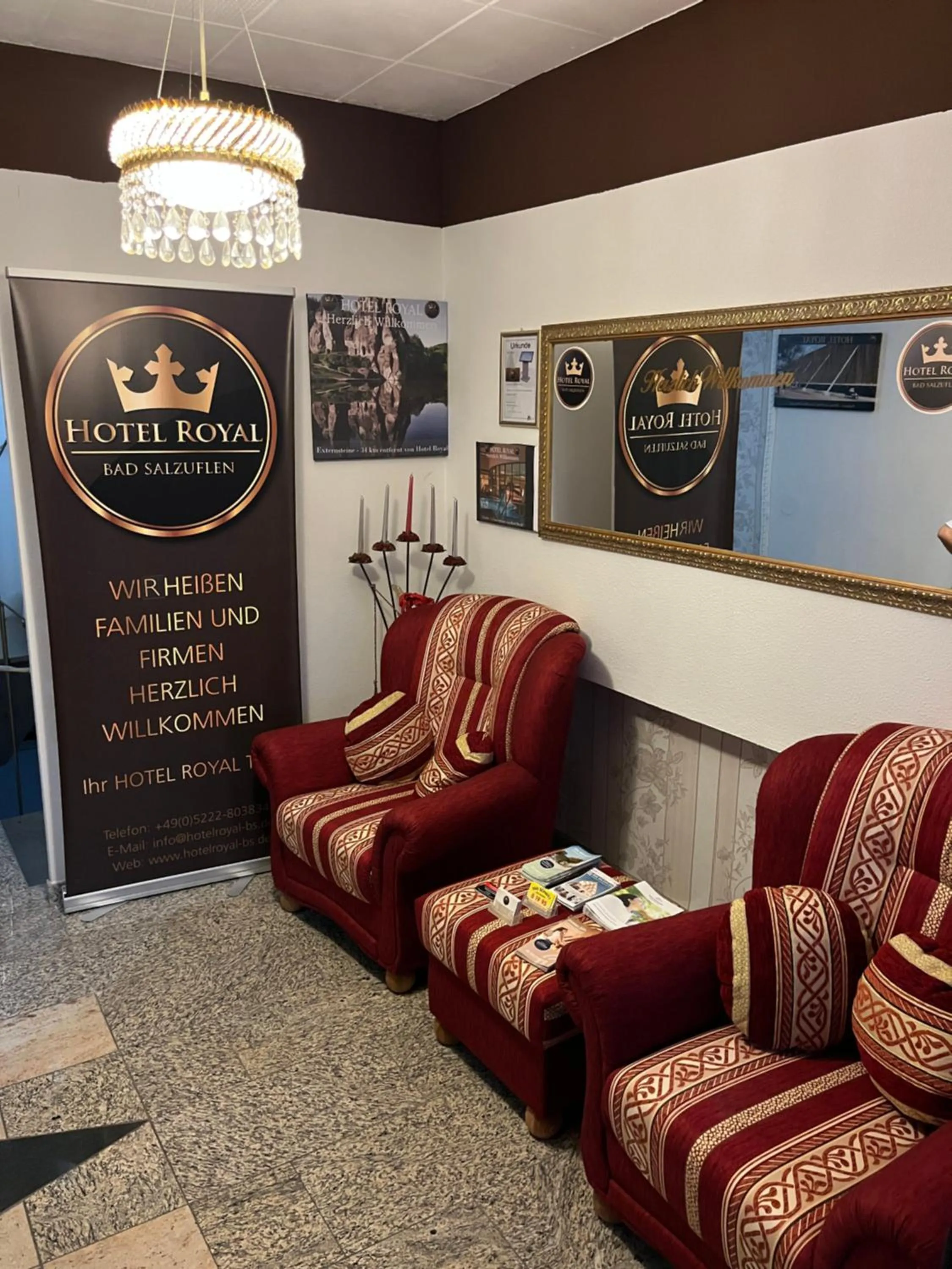 Facade/entrance in Hotel Royal