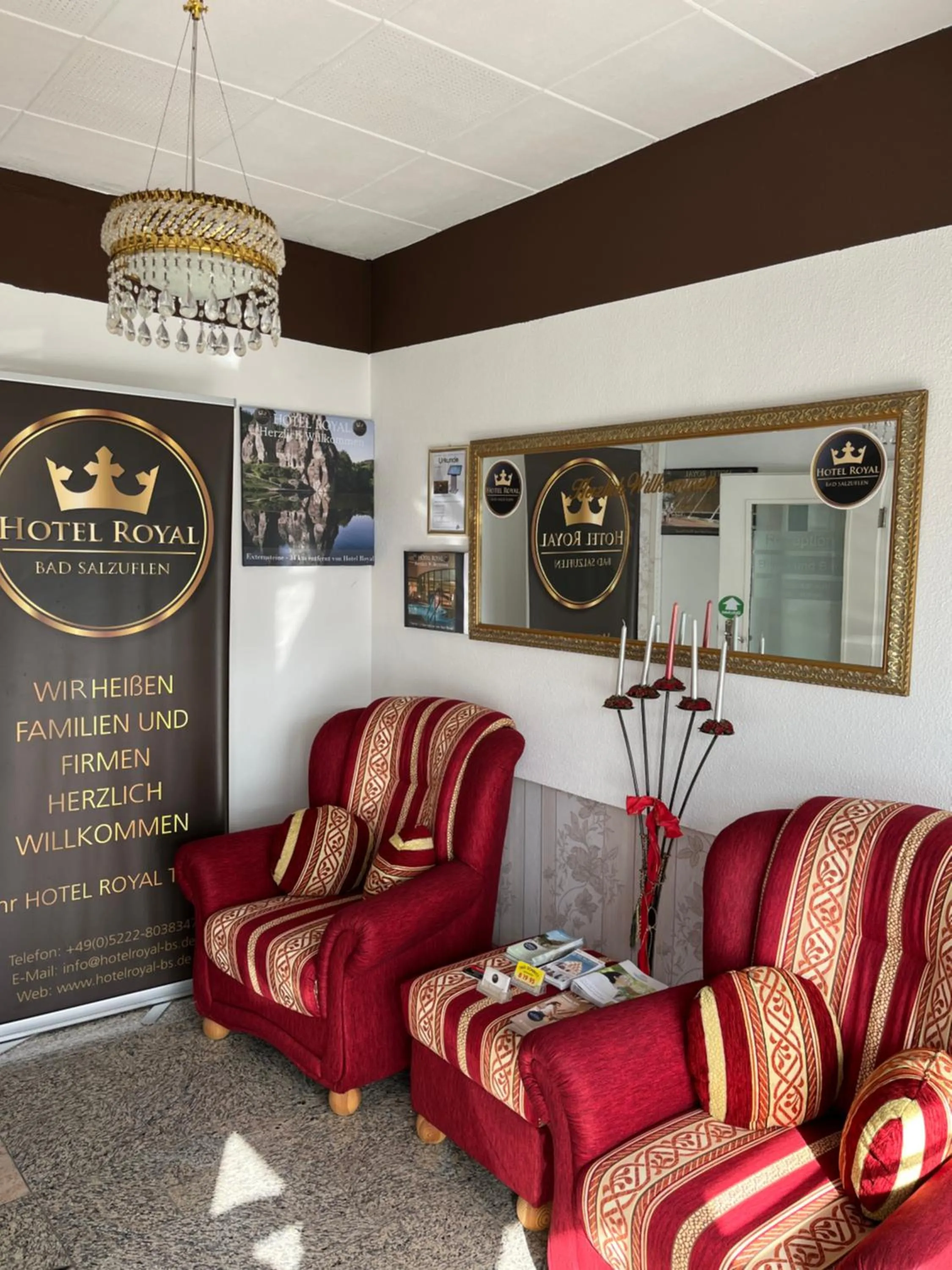 Facade/entrance in Hotel Royal