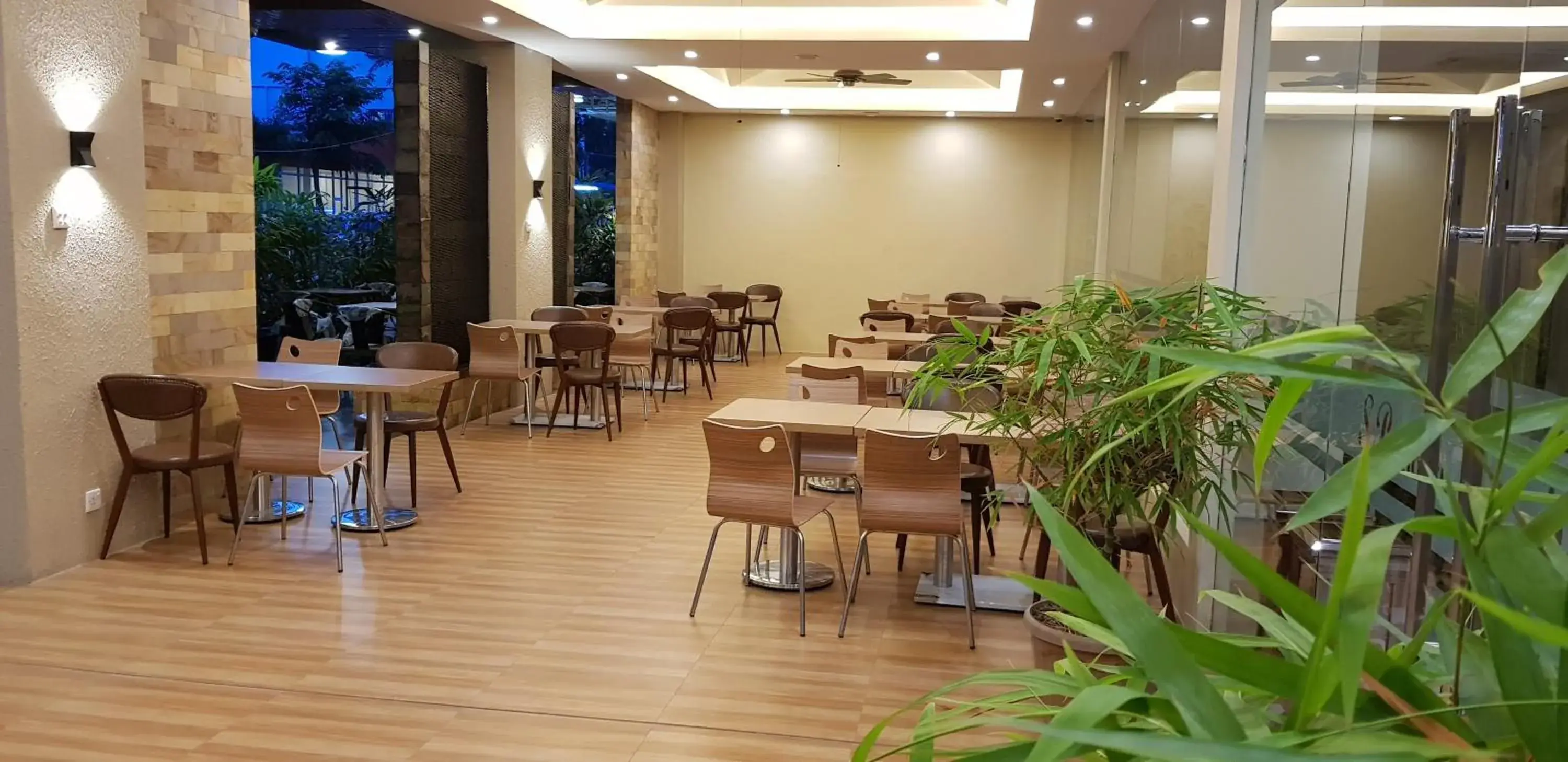 Restaurant/places to eat in SP hotel Restaurant/places to eat in SP hotel