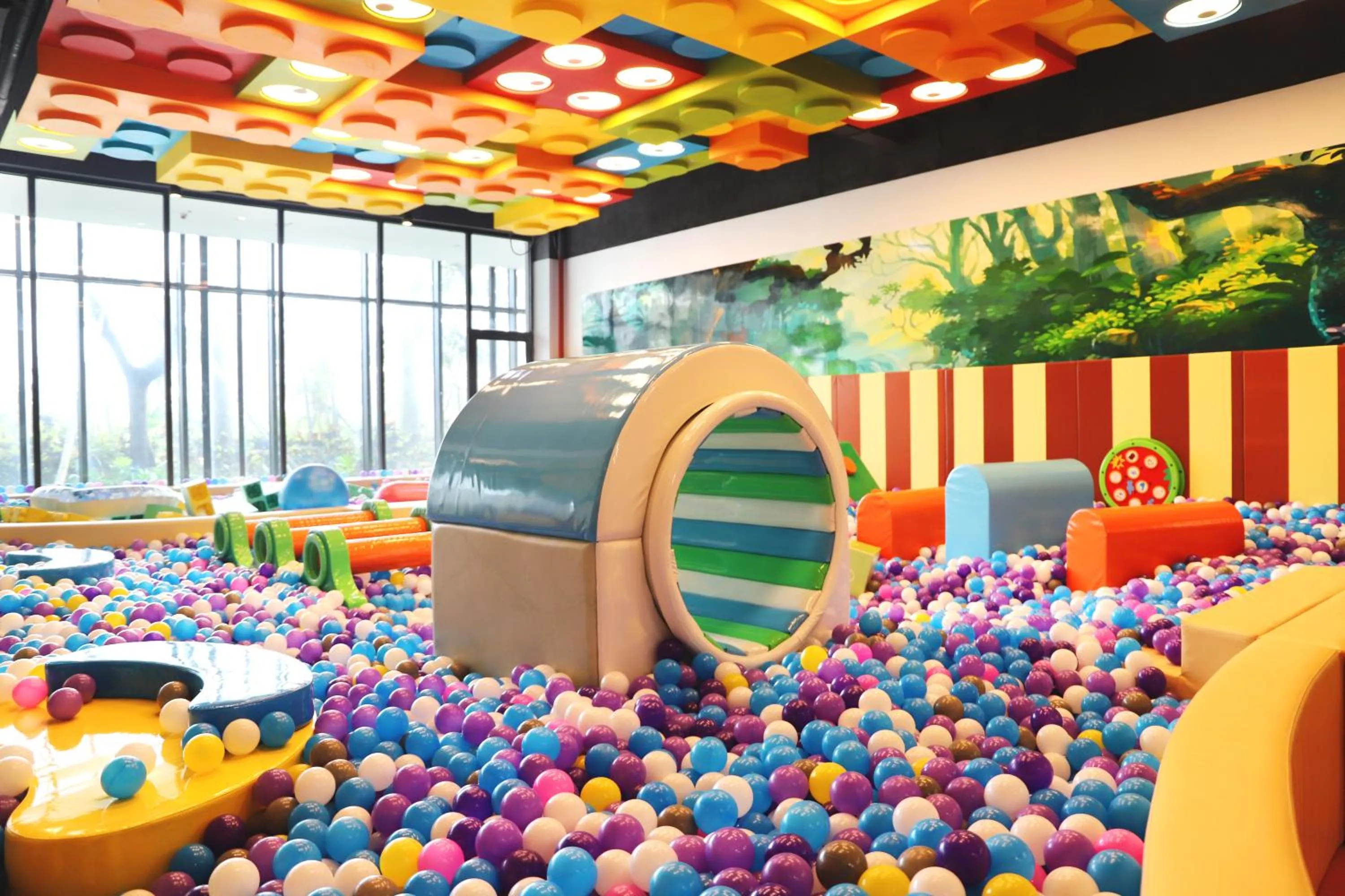 Children play ground in Dusit Thani Shuangyue Bay Resort Huizhou