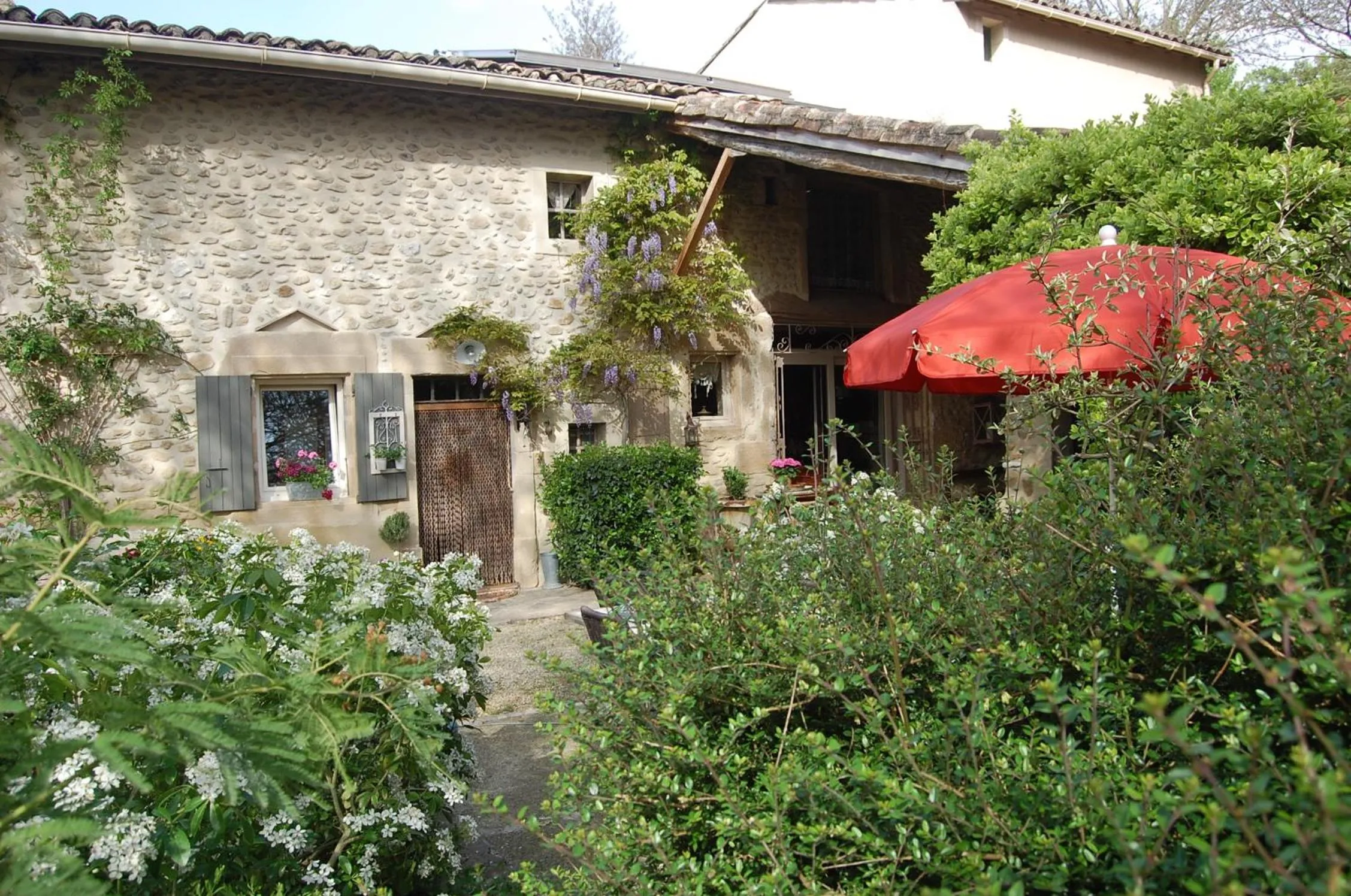 Facade/entrance in Le Mas des Clots