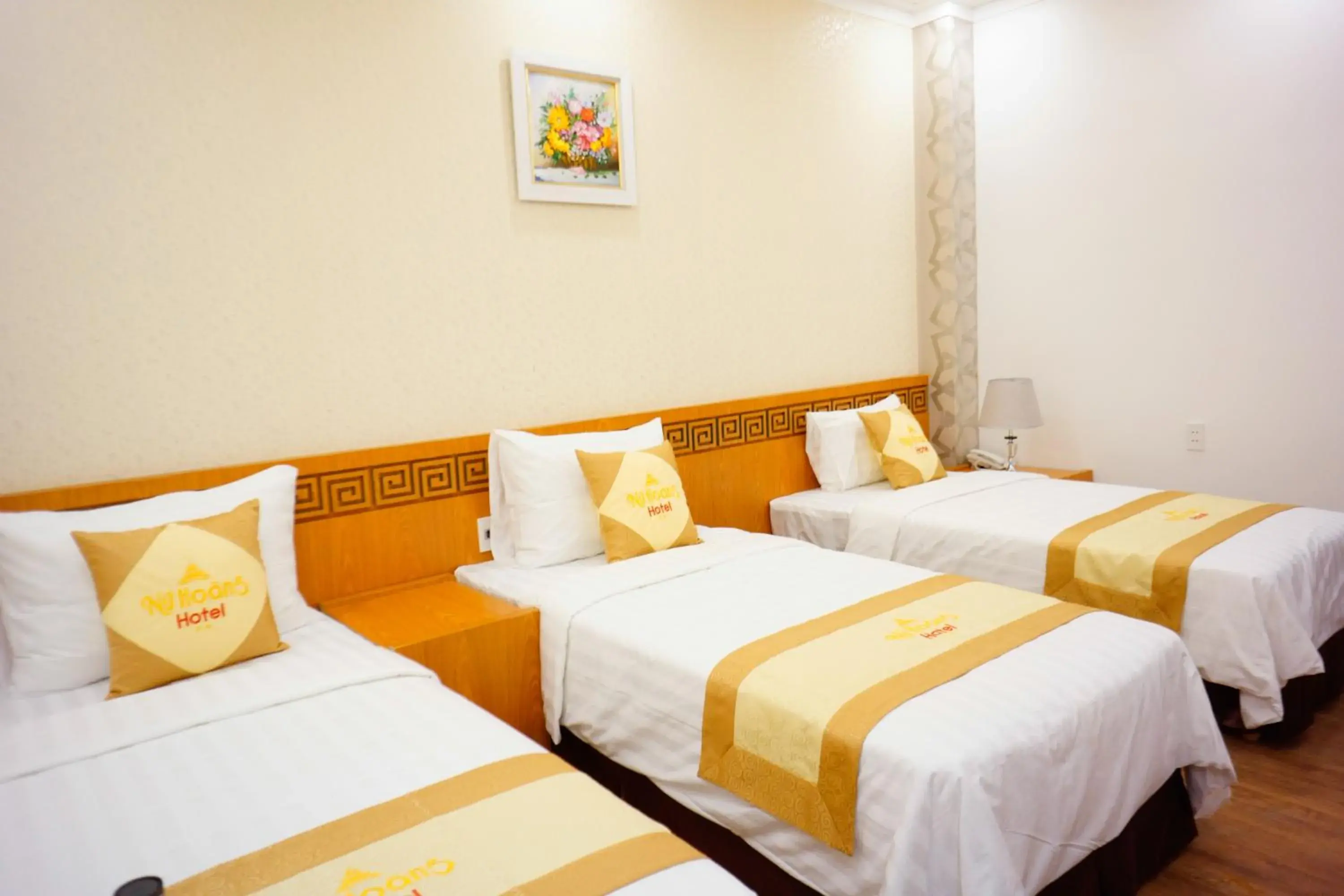 Bed in NỮ HOÀNG HOTEL Bed in NỮ HOÀNG HOTEL