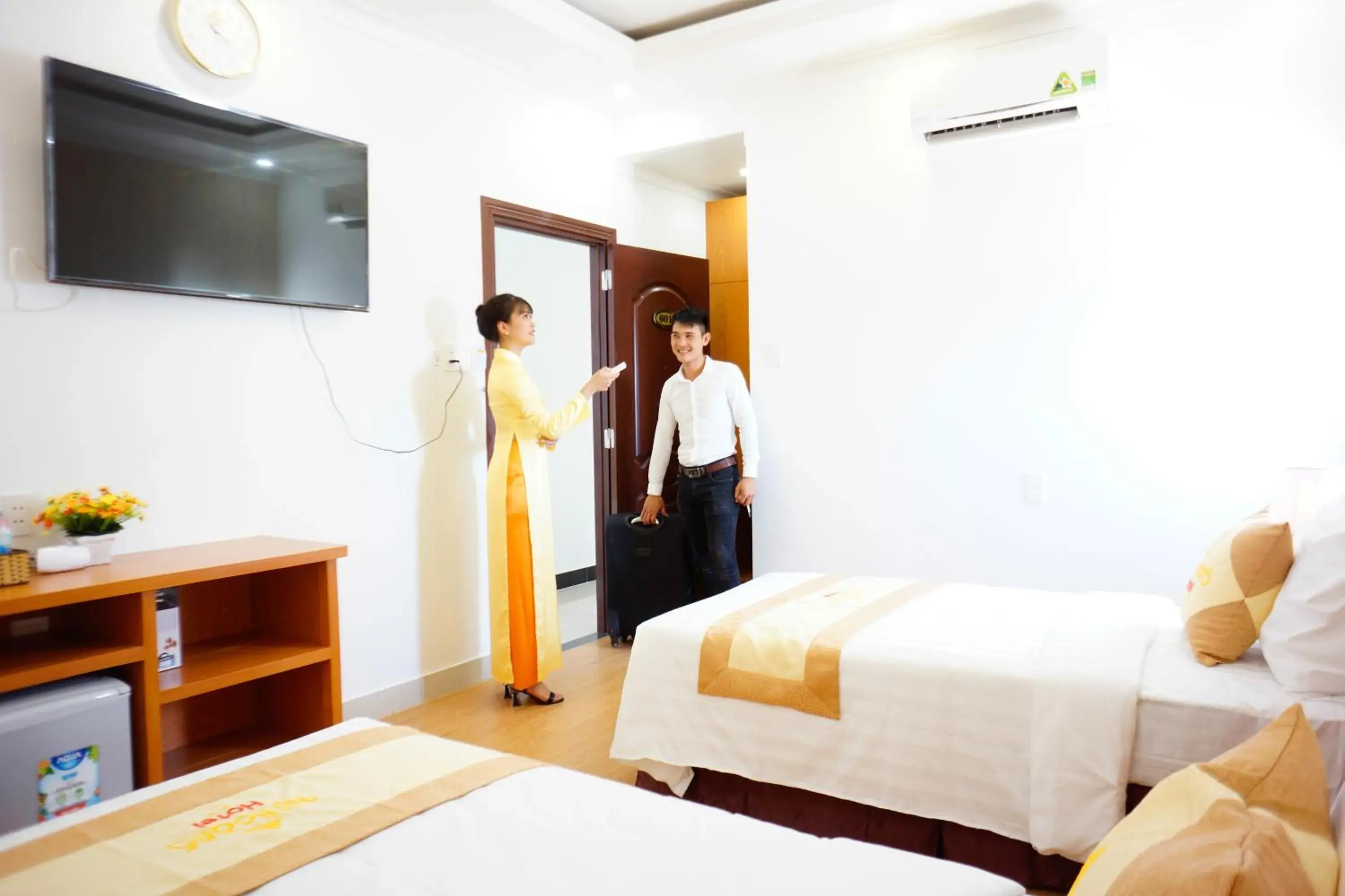 Bed in NỮ HOÀNG HOTEL Bed in NỮ HOÀNG HOTEL