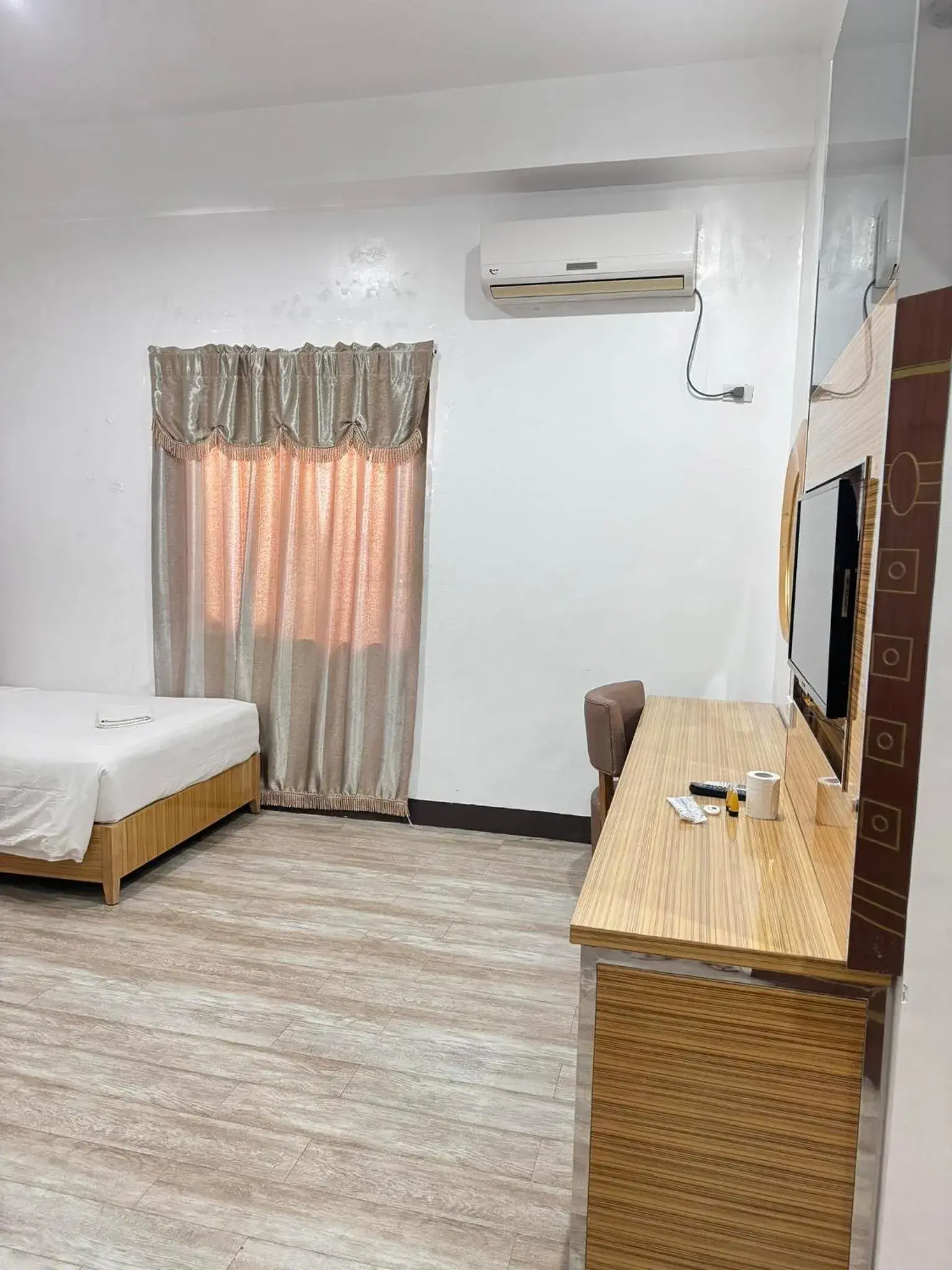 Deluxe Twin Room in Jeamco Royal Hotel-Palawan Deluxe Twin Room in Jeamco Royal Hotel-Palawan