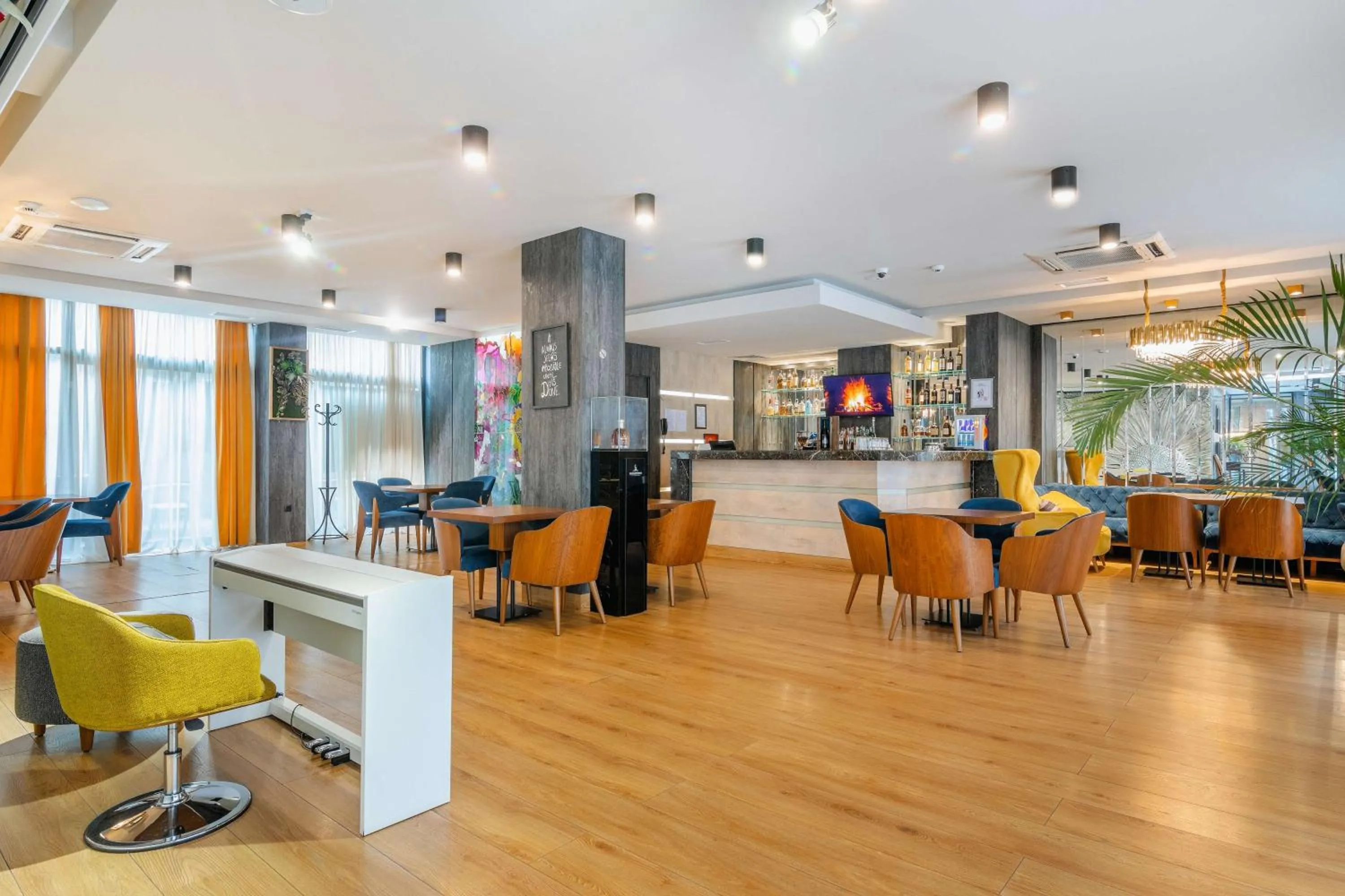 Lounge or bar in Best Western Tbilisi City Center