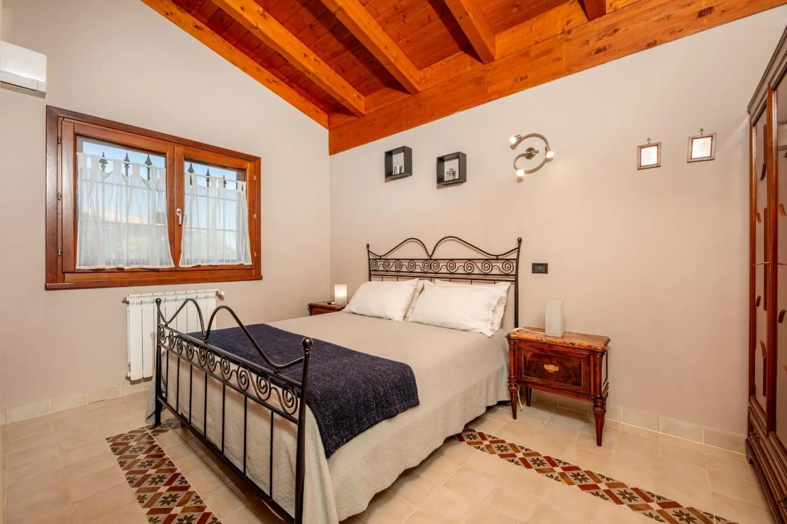 Bedroom, Bed in La collina delle fonti