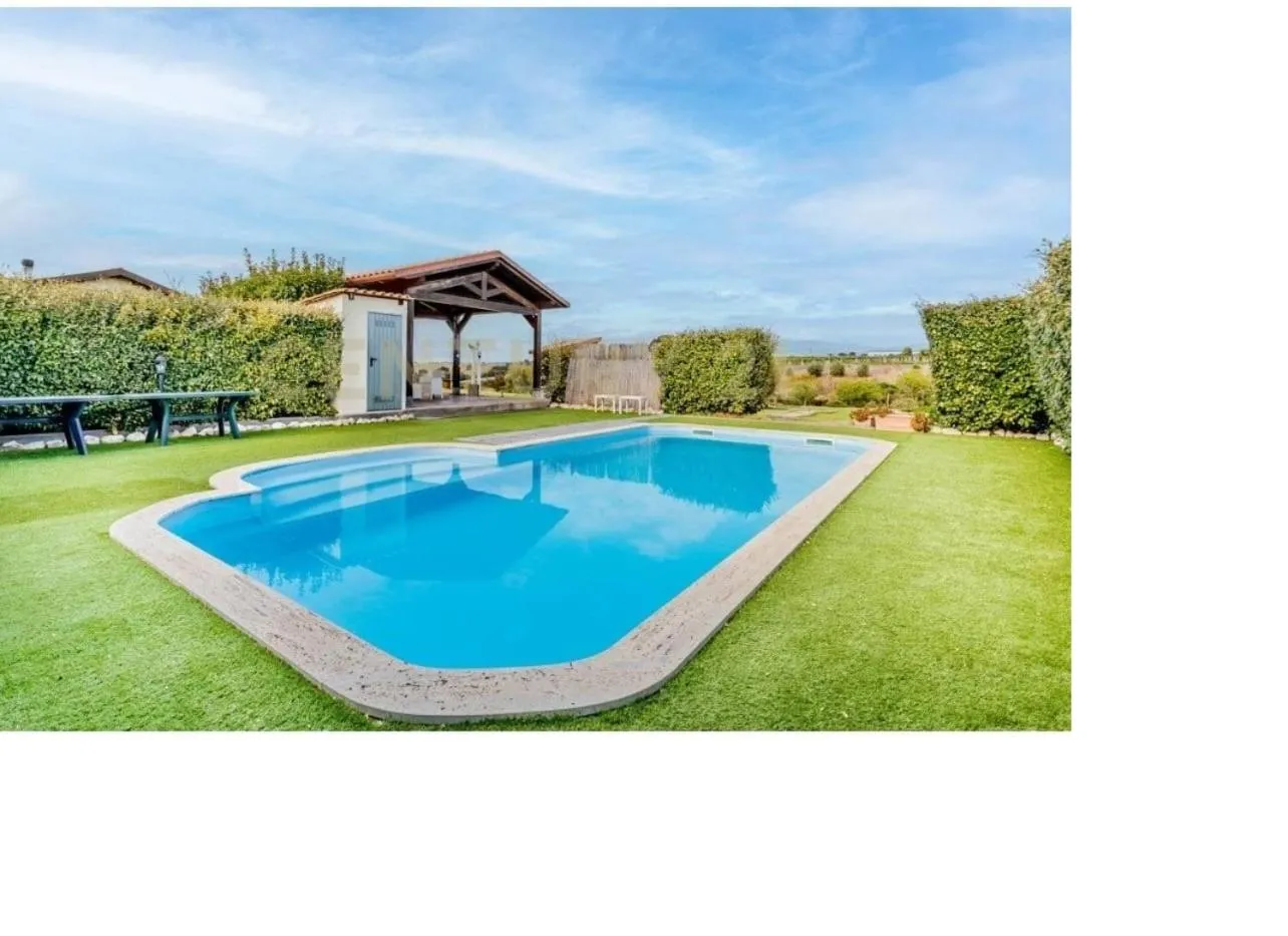 Swimming pool in La collina delle fonti