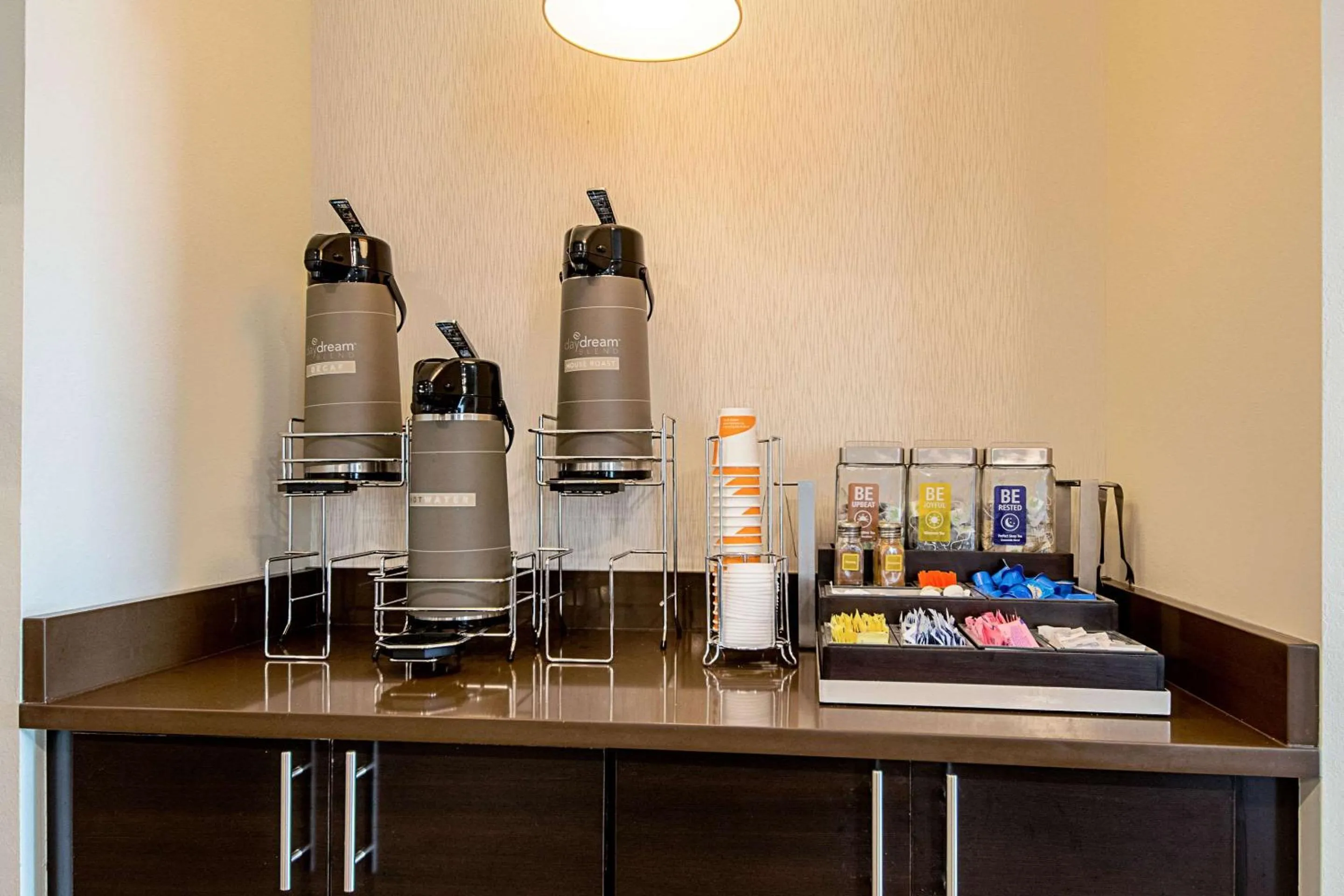 Breakfast in MainStay Suites Geismar - Gonzales