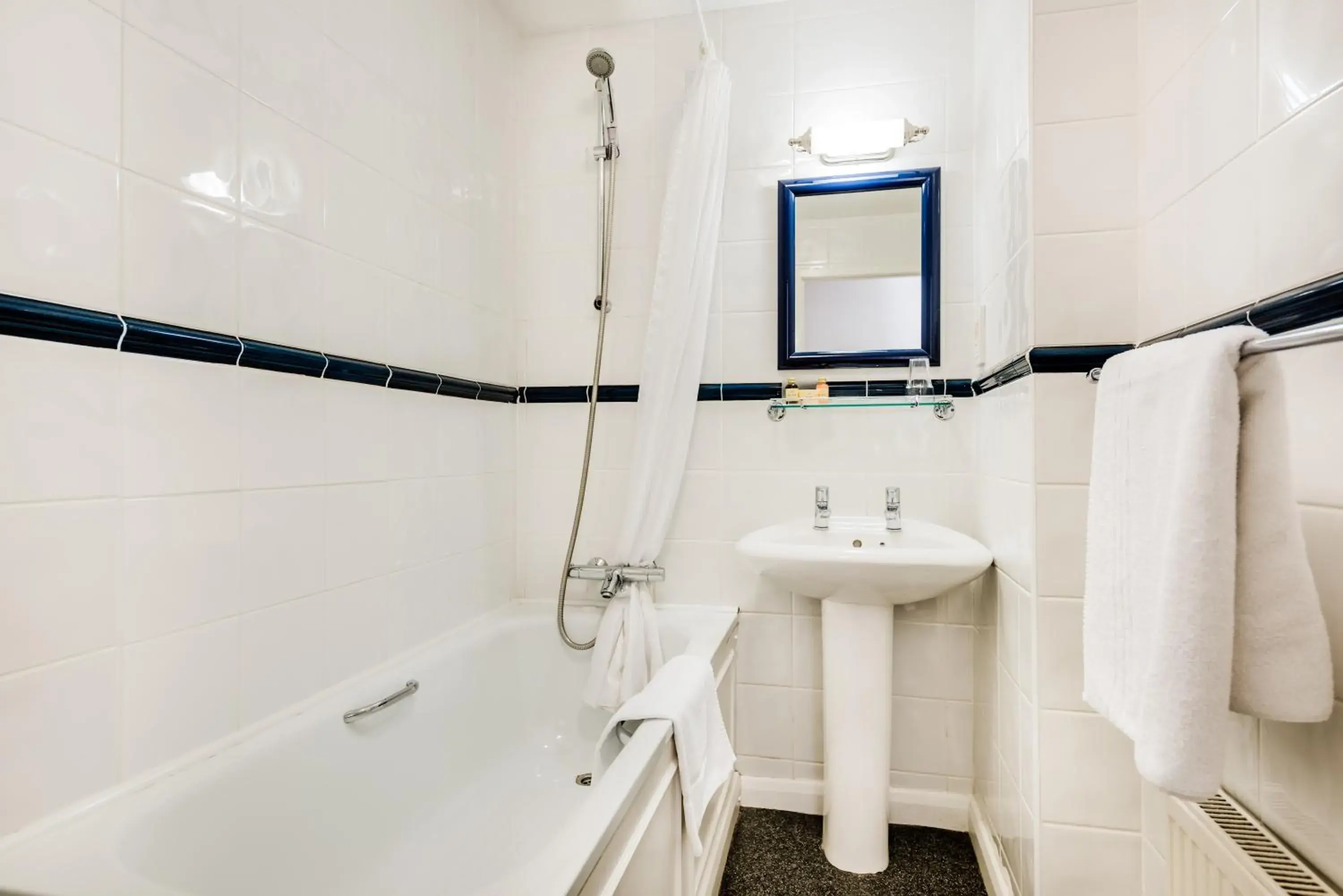 Standard Double Room in Mannings Hotel Standard Double Room in Mannings Hotel