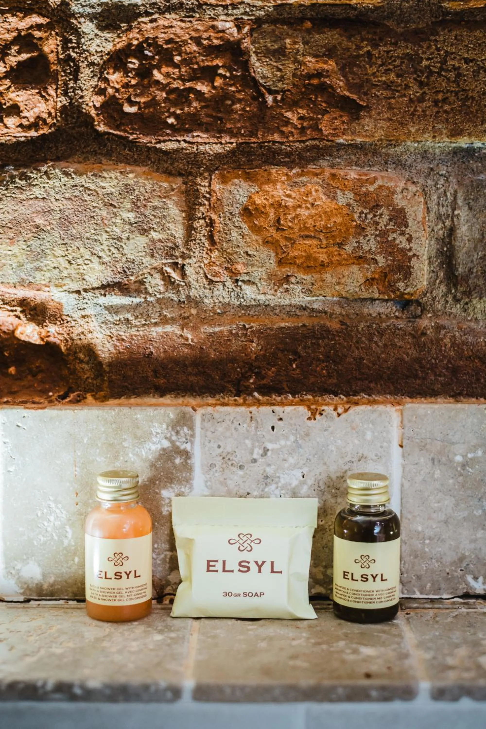 Bathroom in Mannings Hotel