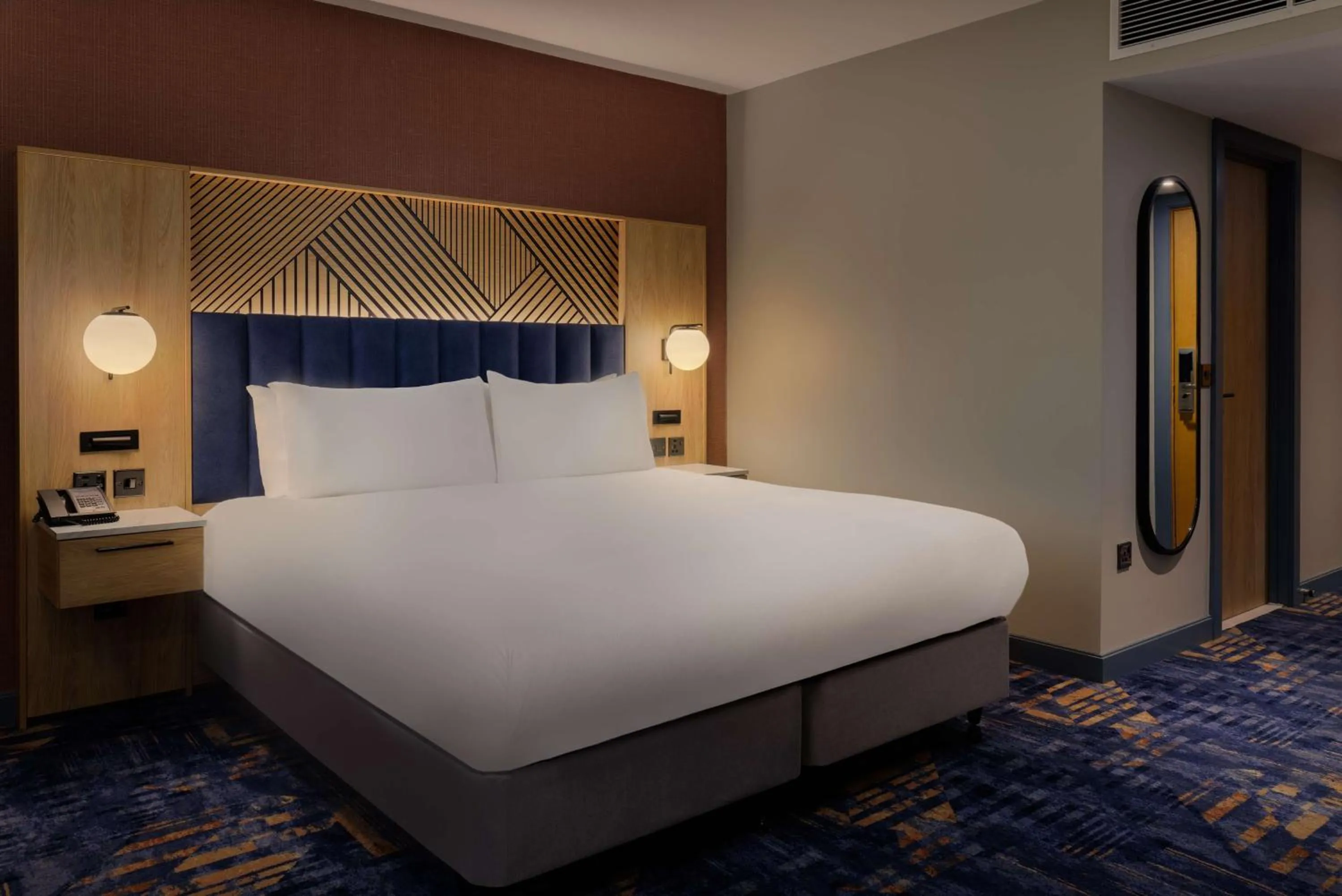 Bed in DoubleTree by Hilton Coventry