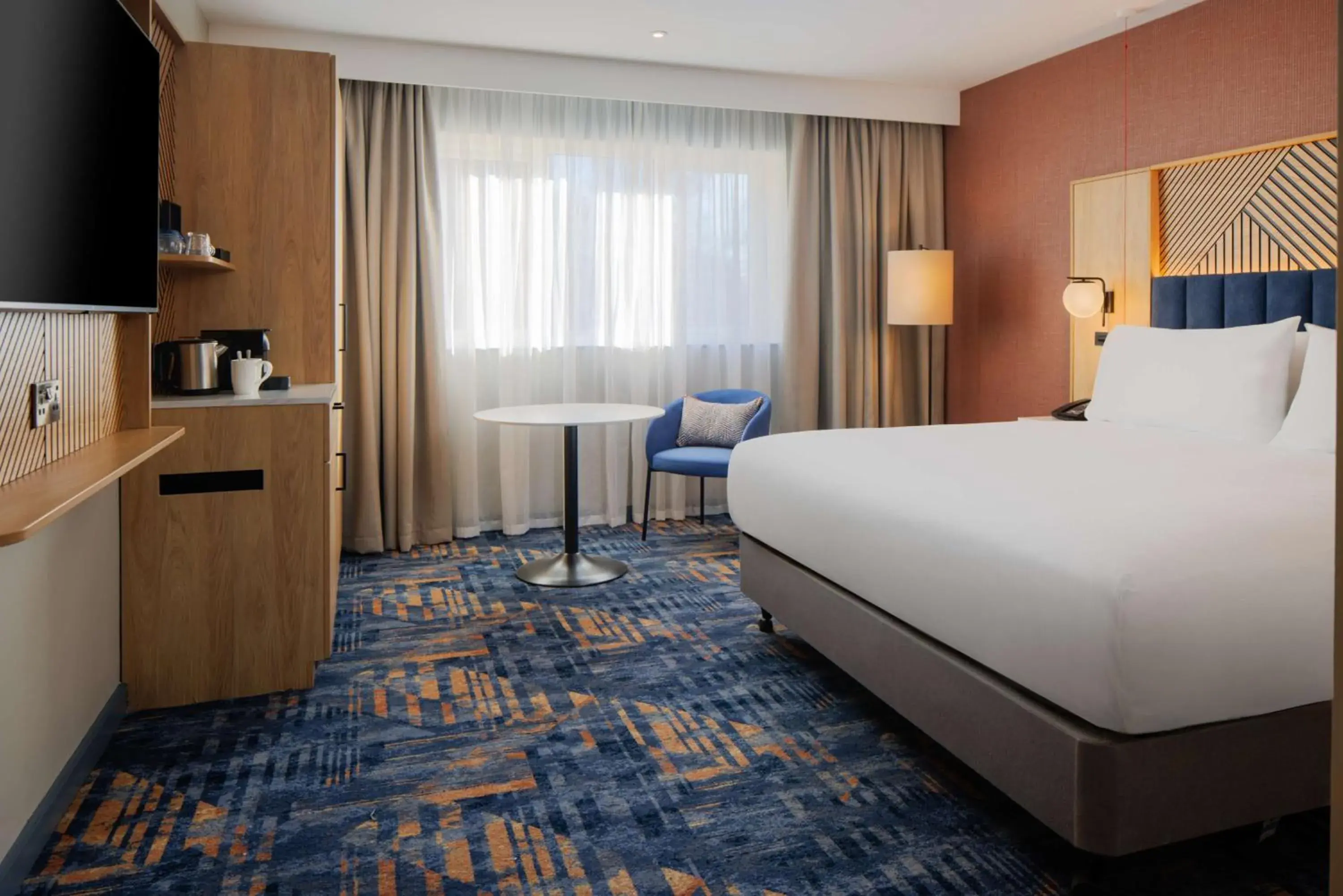 King Room - Mobility Access in DoubleTree by Hilton Coventry King Room - Mobility Access in DoubleTree by Hilton Coventry