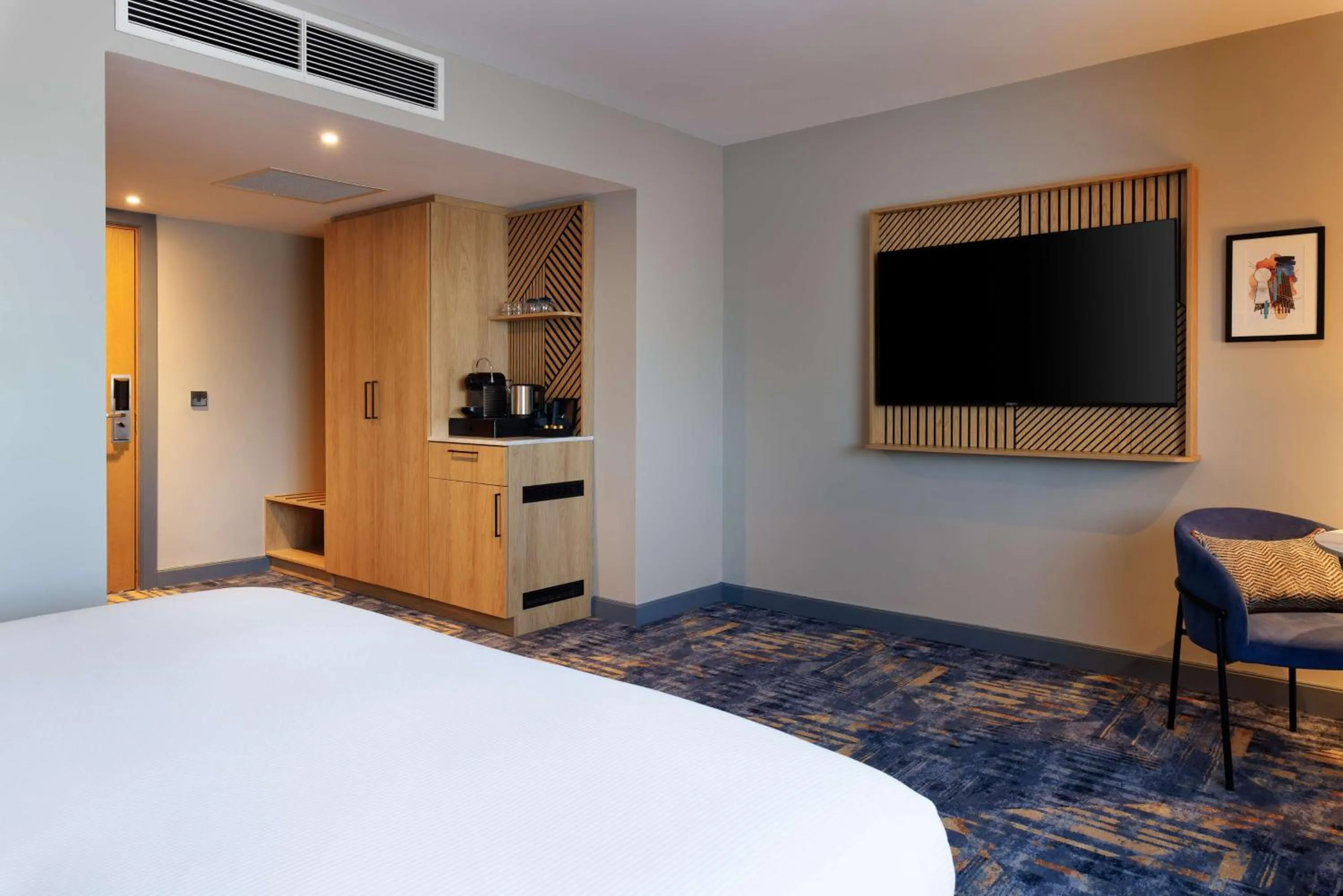 TV and multimedia, Bed in DoubleTree by Hilton Coventry