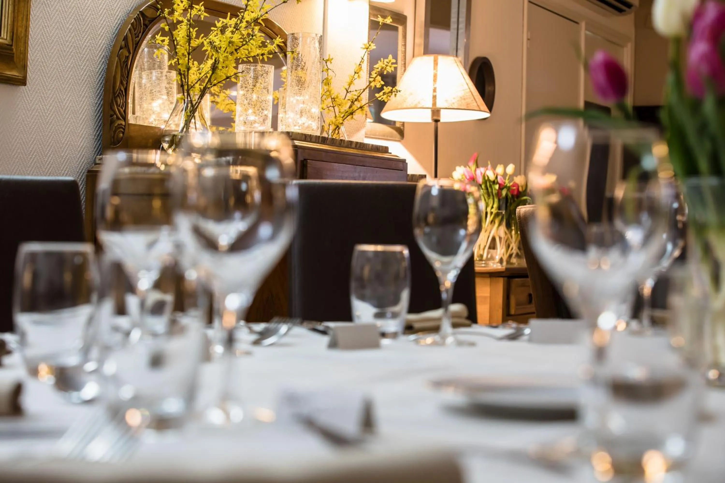 Restaurant/places to eat in Le Renaissance