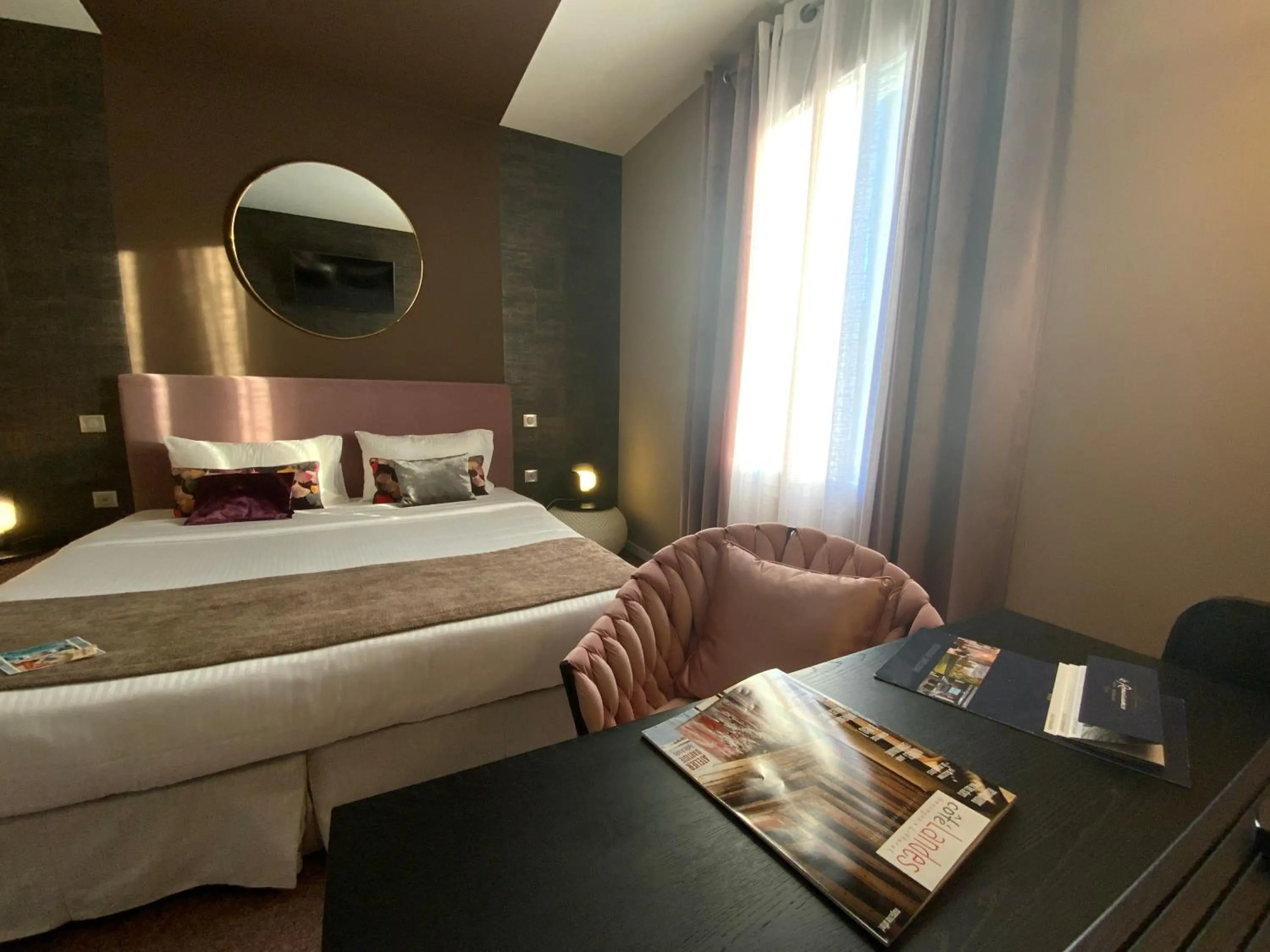 Bed in Le Renaissance