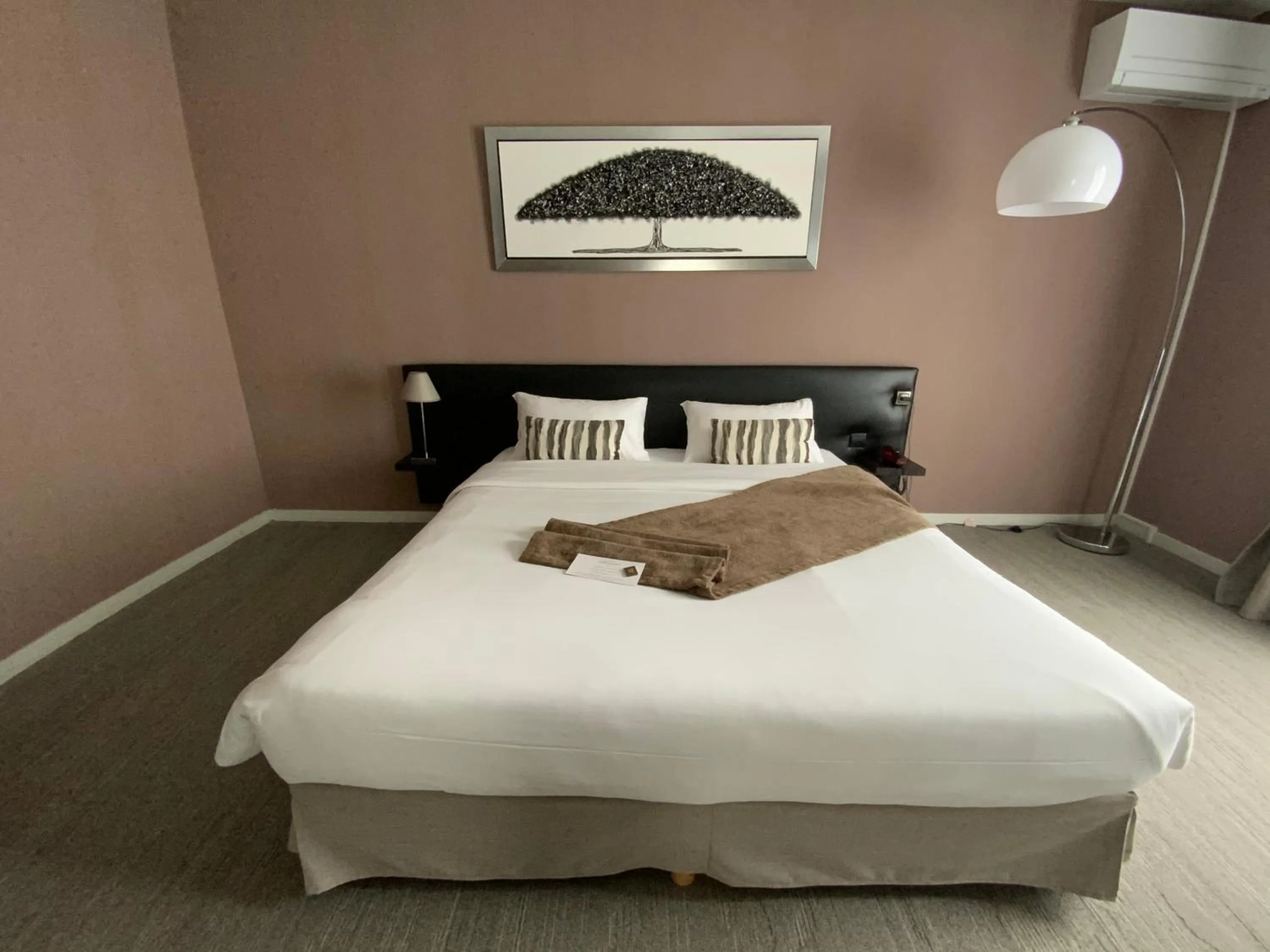 Bed in Le Renaissance