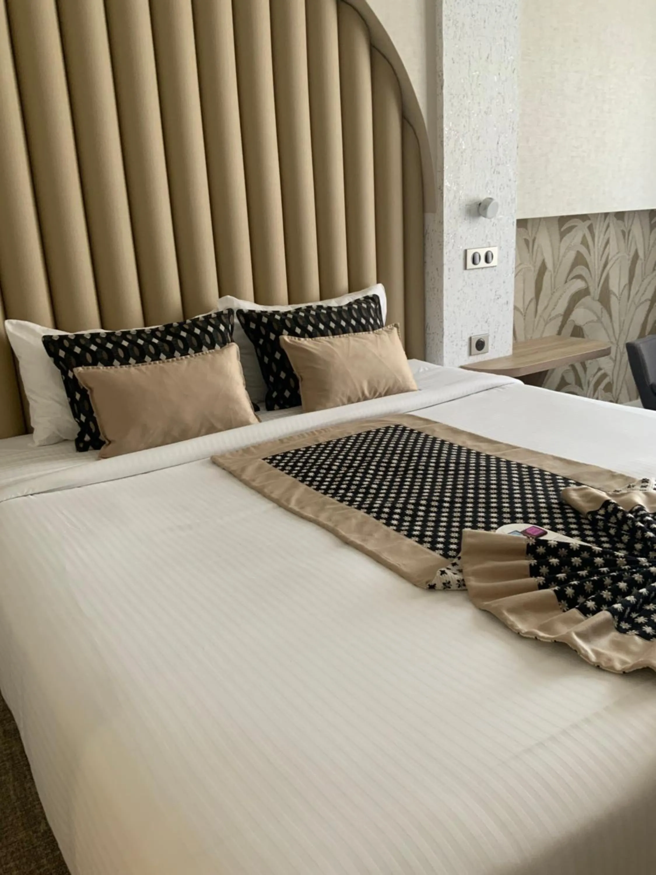 Bed in Le Renaissance